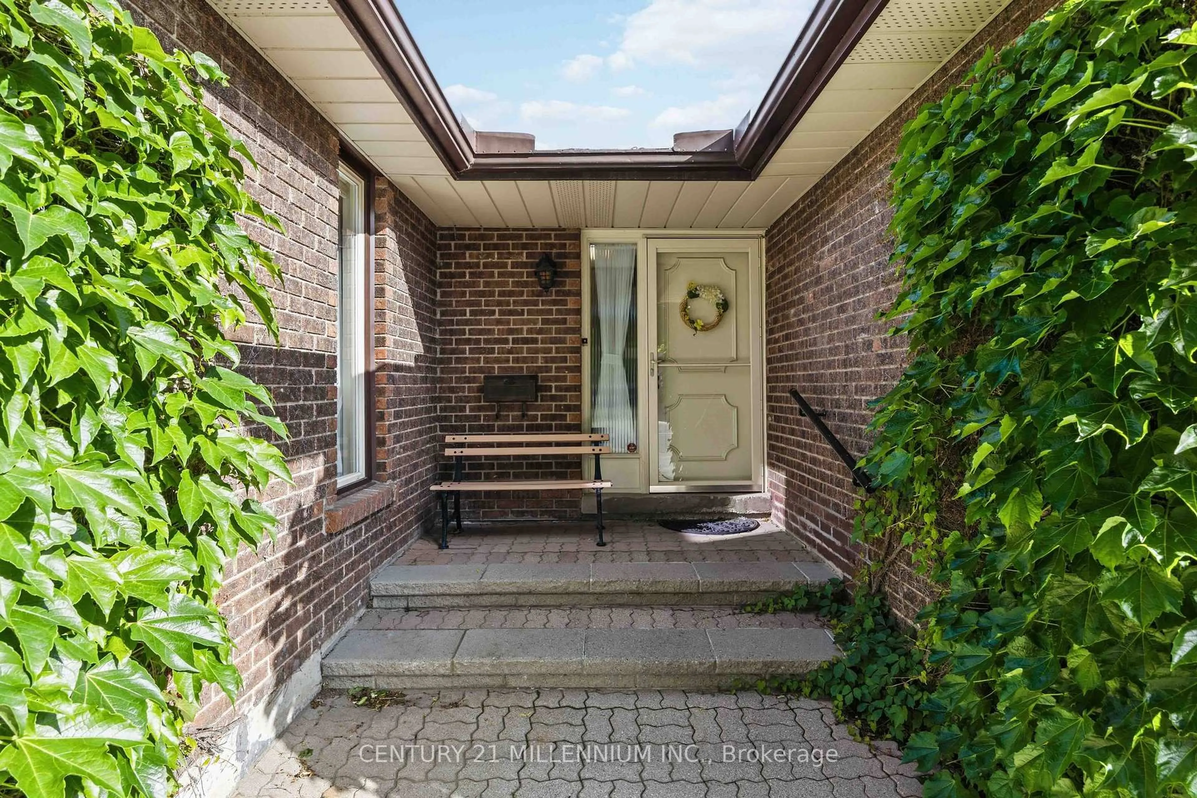 Home with brick exterior material, street for 112 Blackthorn Lane, Brampton Ontario L6V 3K8