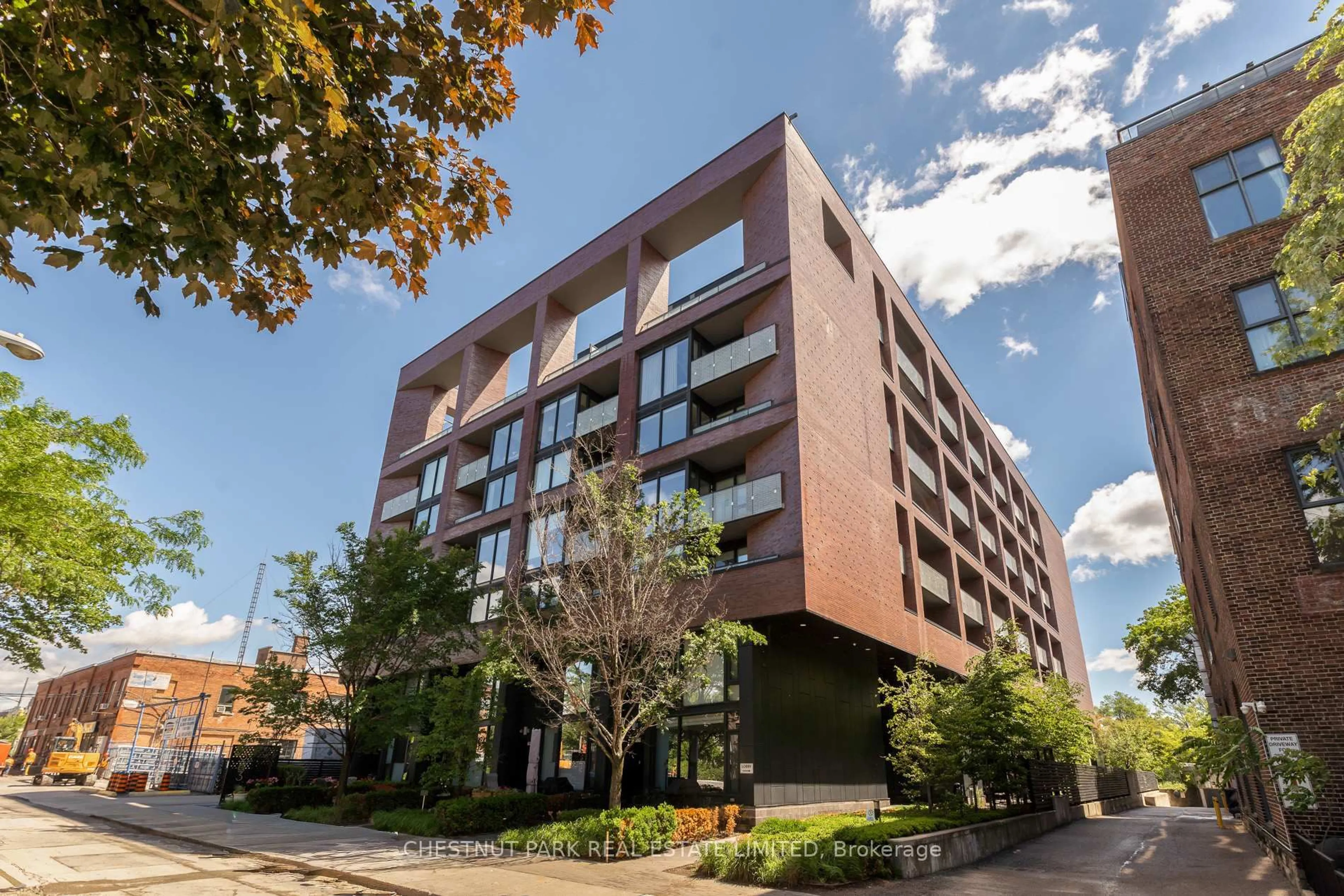 Unknown for 383 Sorauren Ave, Toronto Ontario M6R 0A4
