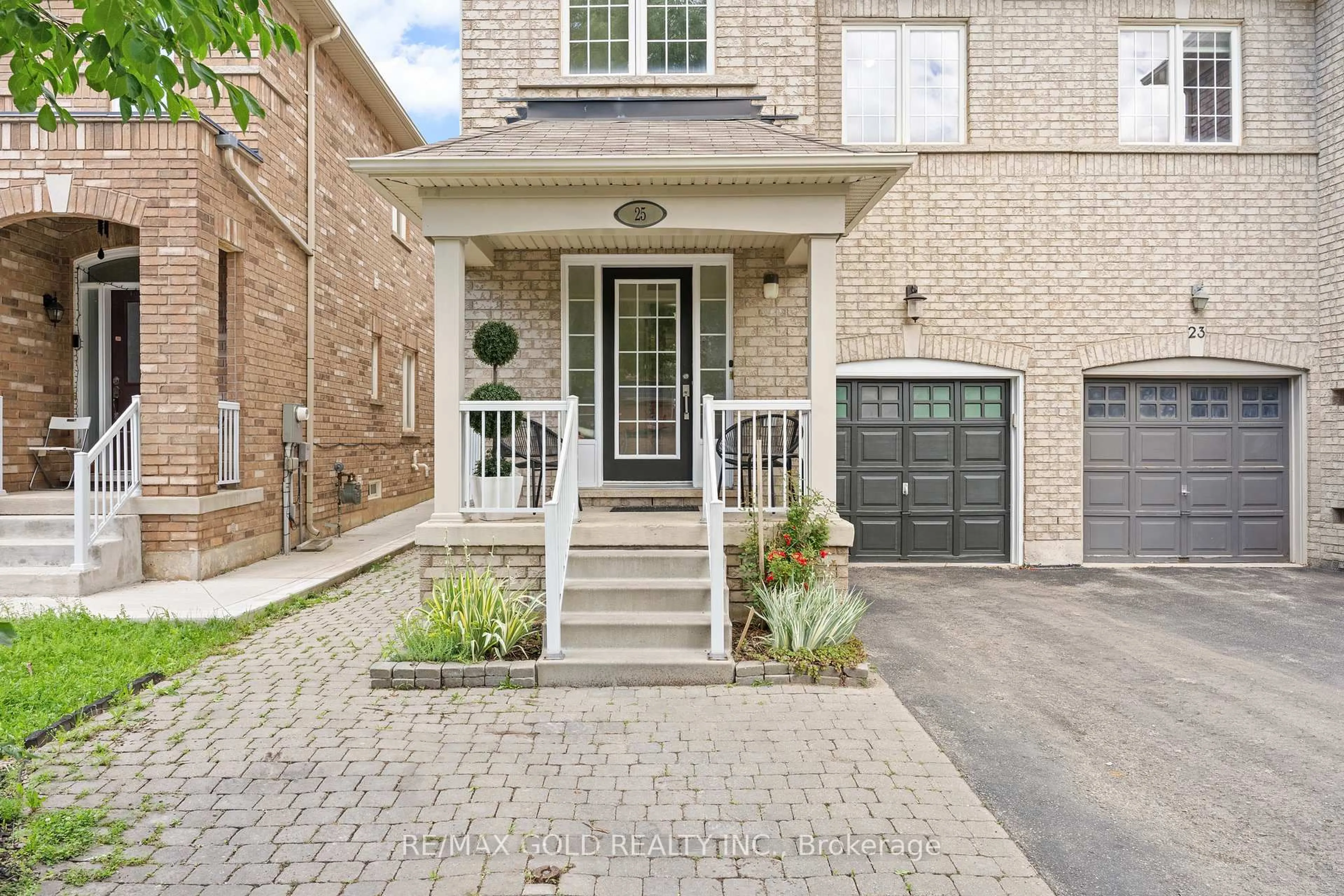 Home with brick exterior material, street for 25 Frenchpark Circ, Brampton Ontario L6X 0Y5