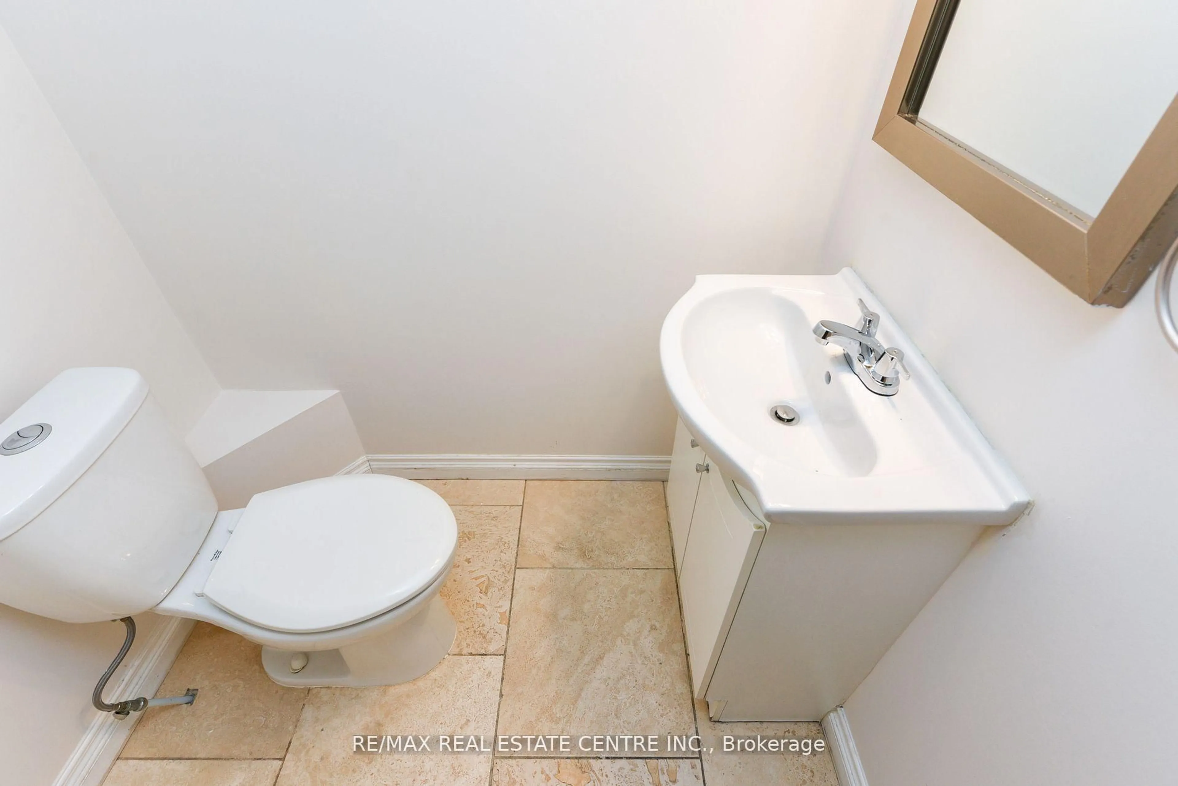 Standard bathroom, unknown for 5989 Sidmouth St, Mississauga Ontario L5V 2Z5