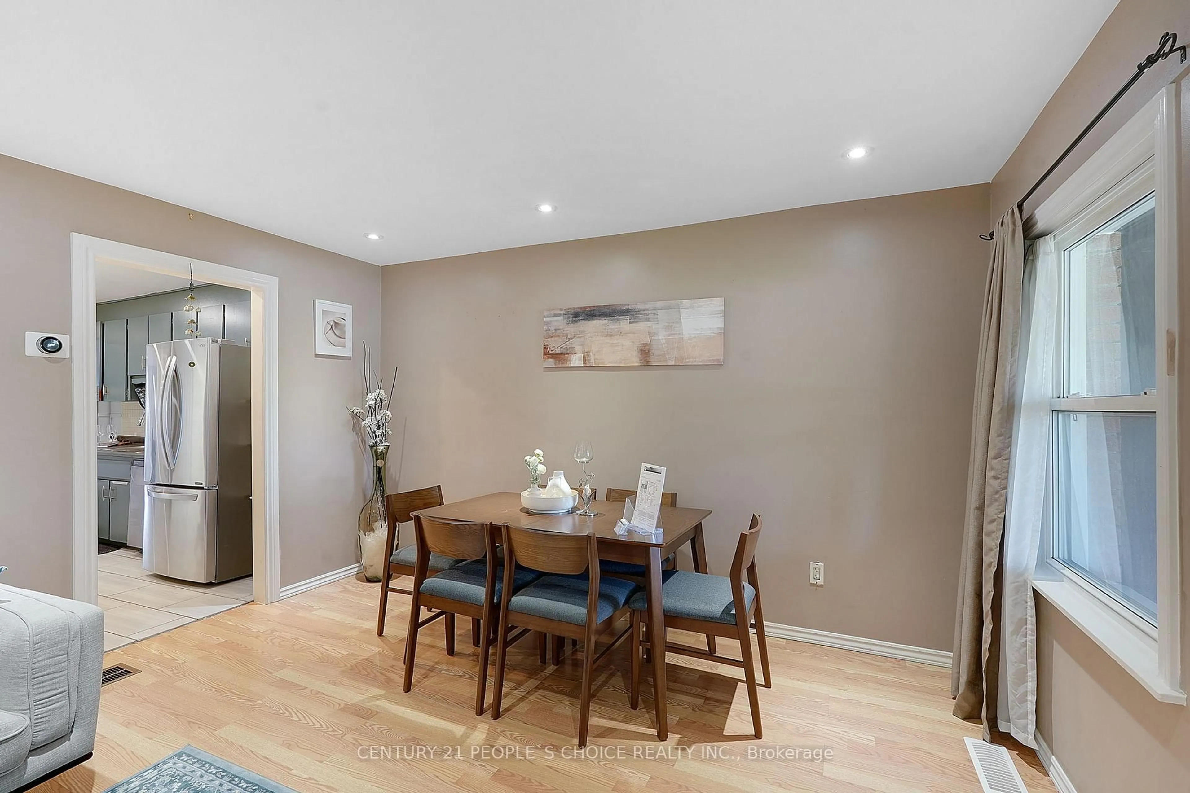 Dining room, wood/laminate floor for 150 Spears St, Toronto Ontario M6N 3X7