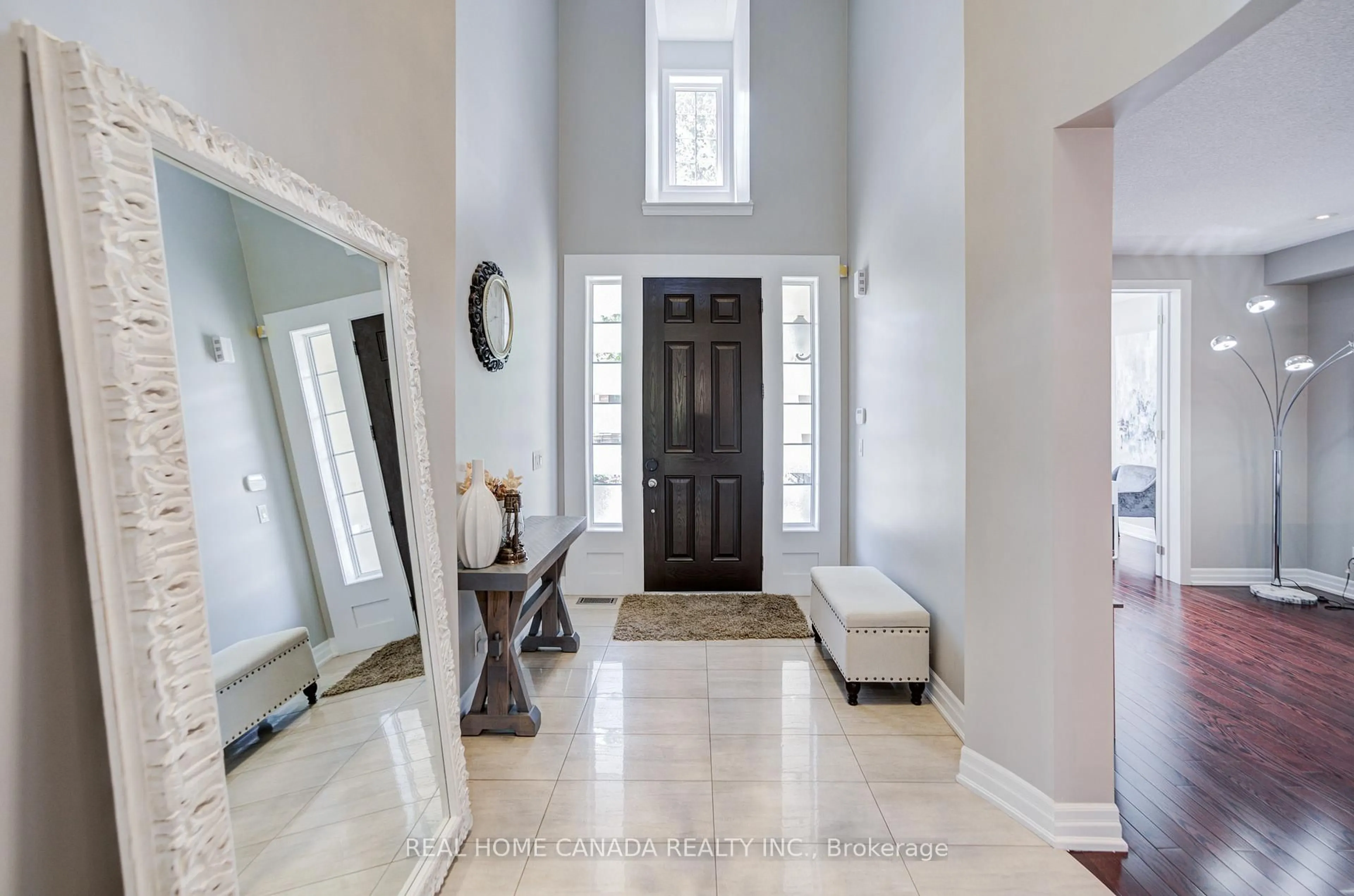 Indoor entryway for 617 Wettlaufer Terr, Milton Ontario L9T 8N1