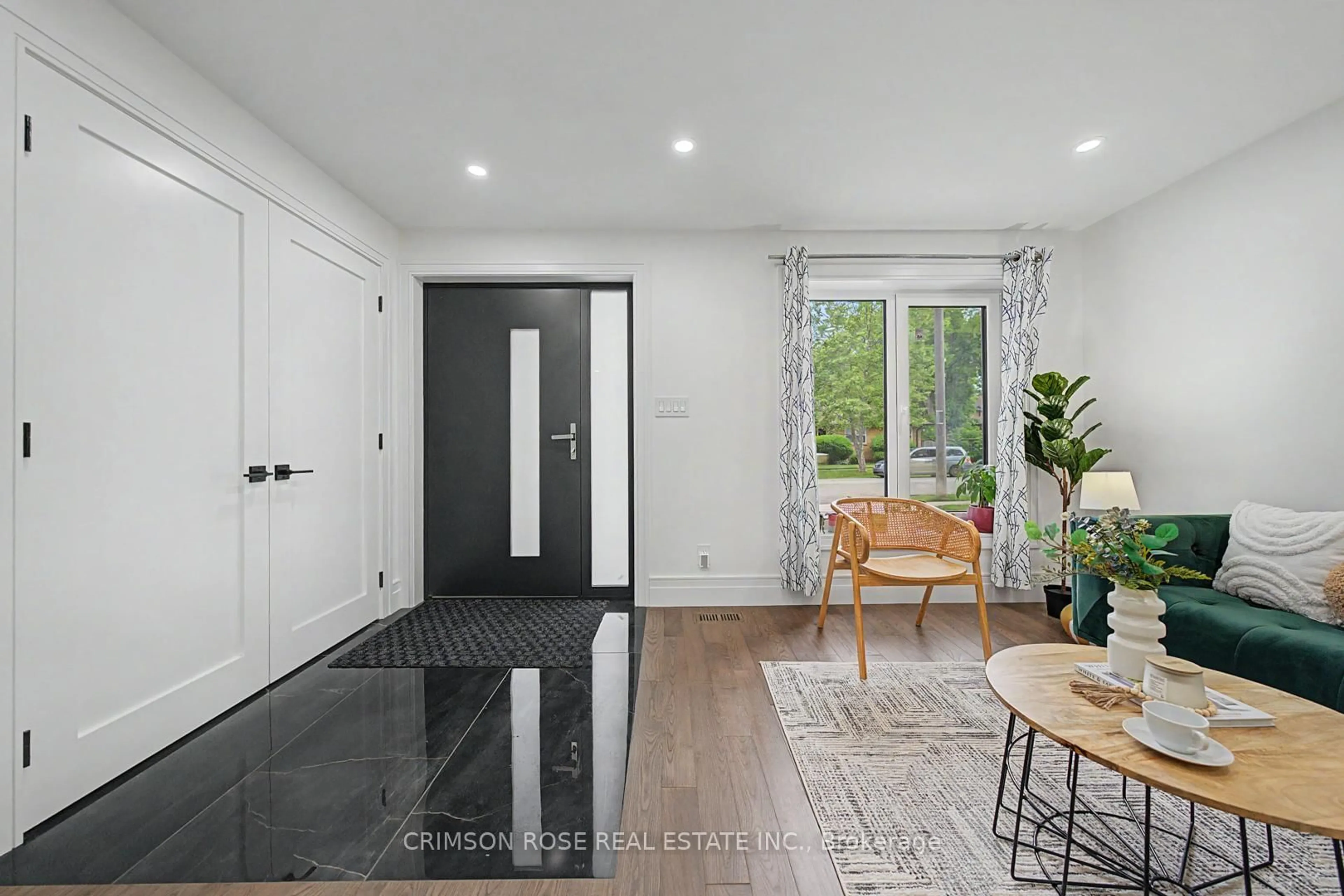 Indoor entryway for 61 Mulgrove Dr, Toronto Ontario M9C 2R4