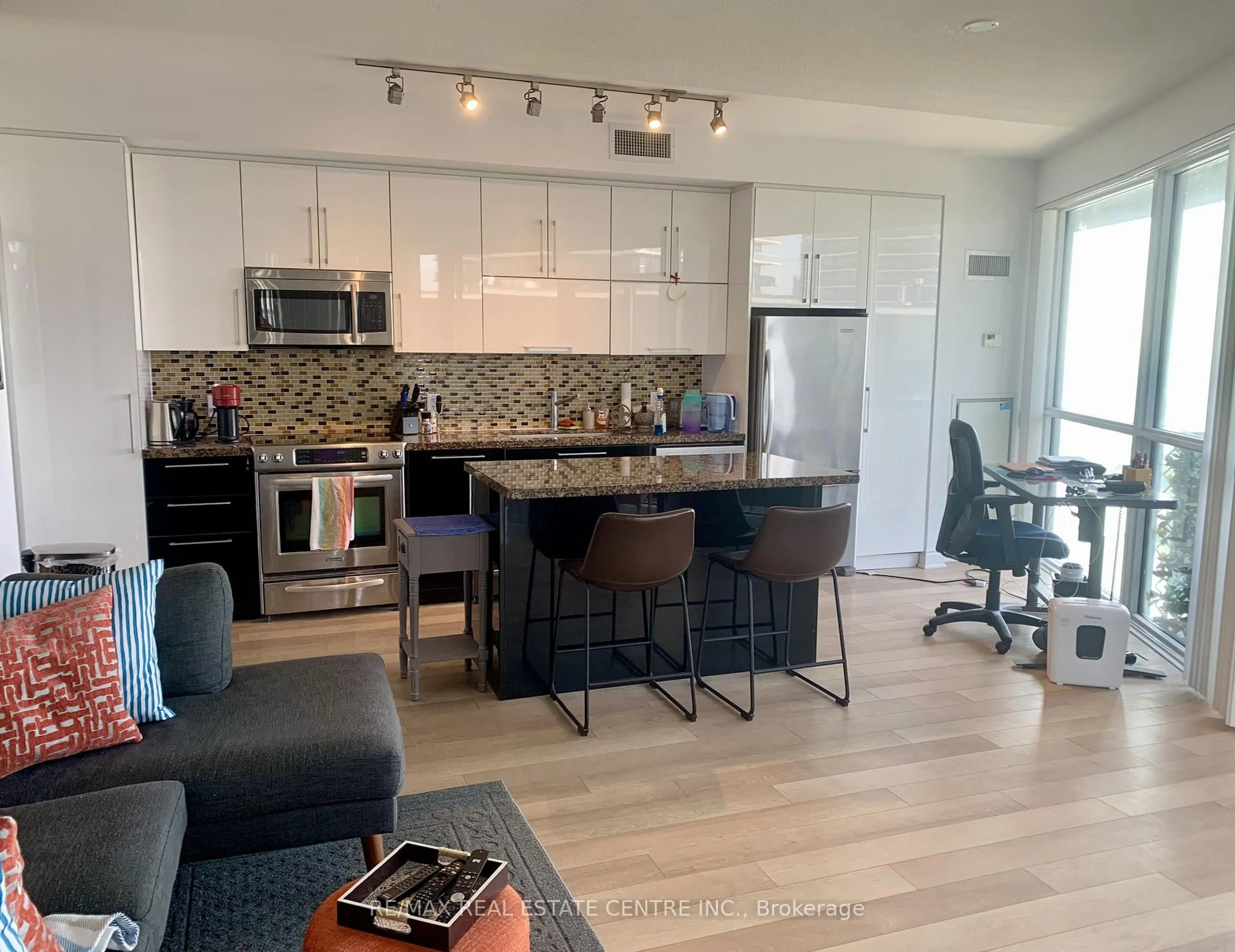 Open concept kitchen, unknown for 80 Marine Parade Dr #1906, Toronto Ontario M8V 0A3