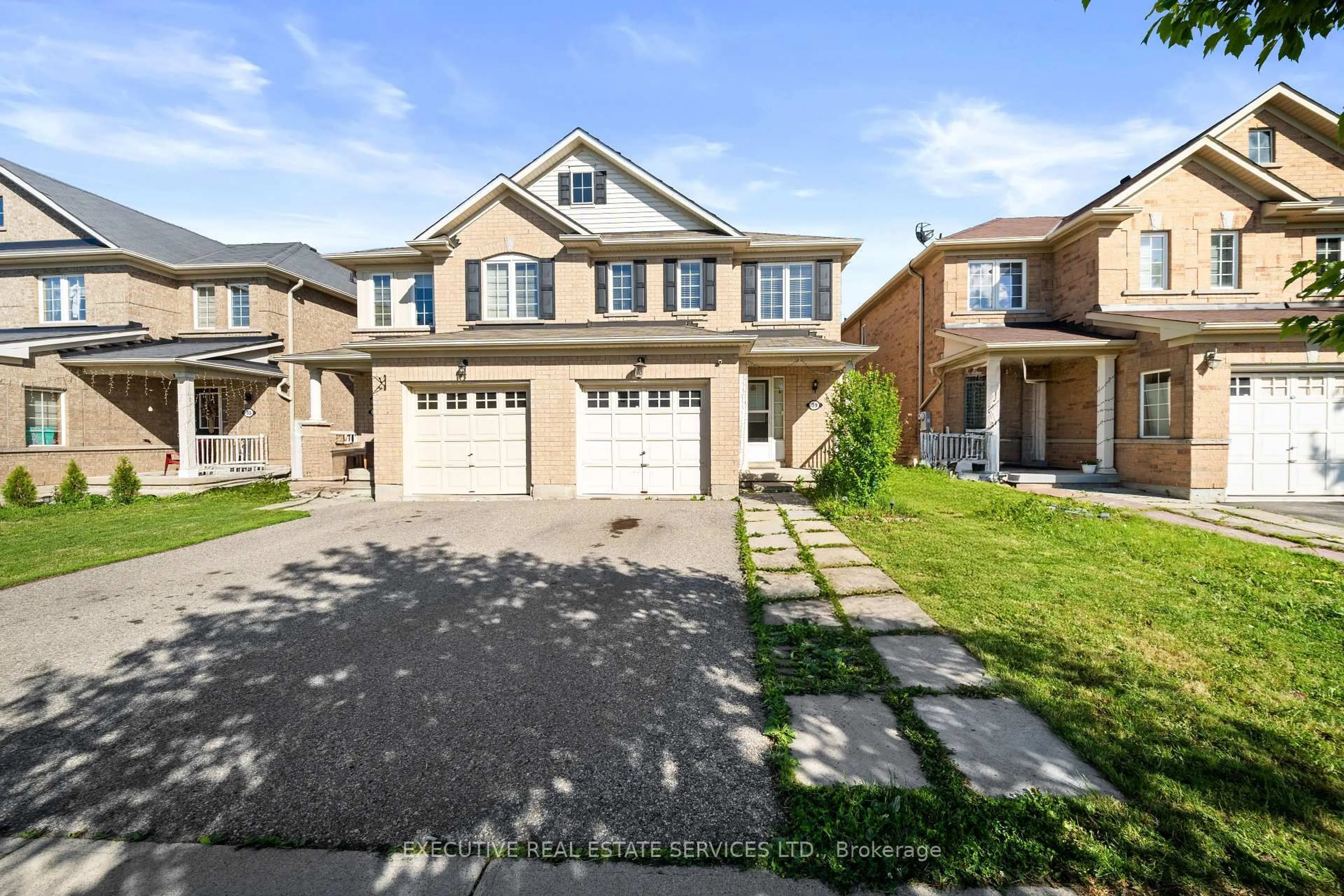 Home with brick exterior material, street for 39 Kintyre St, Brampton Ontario L6Z 0E5