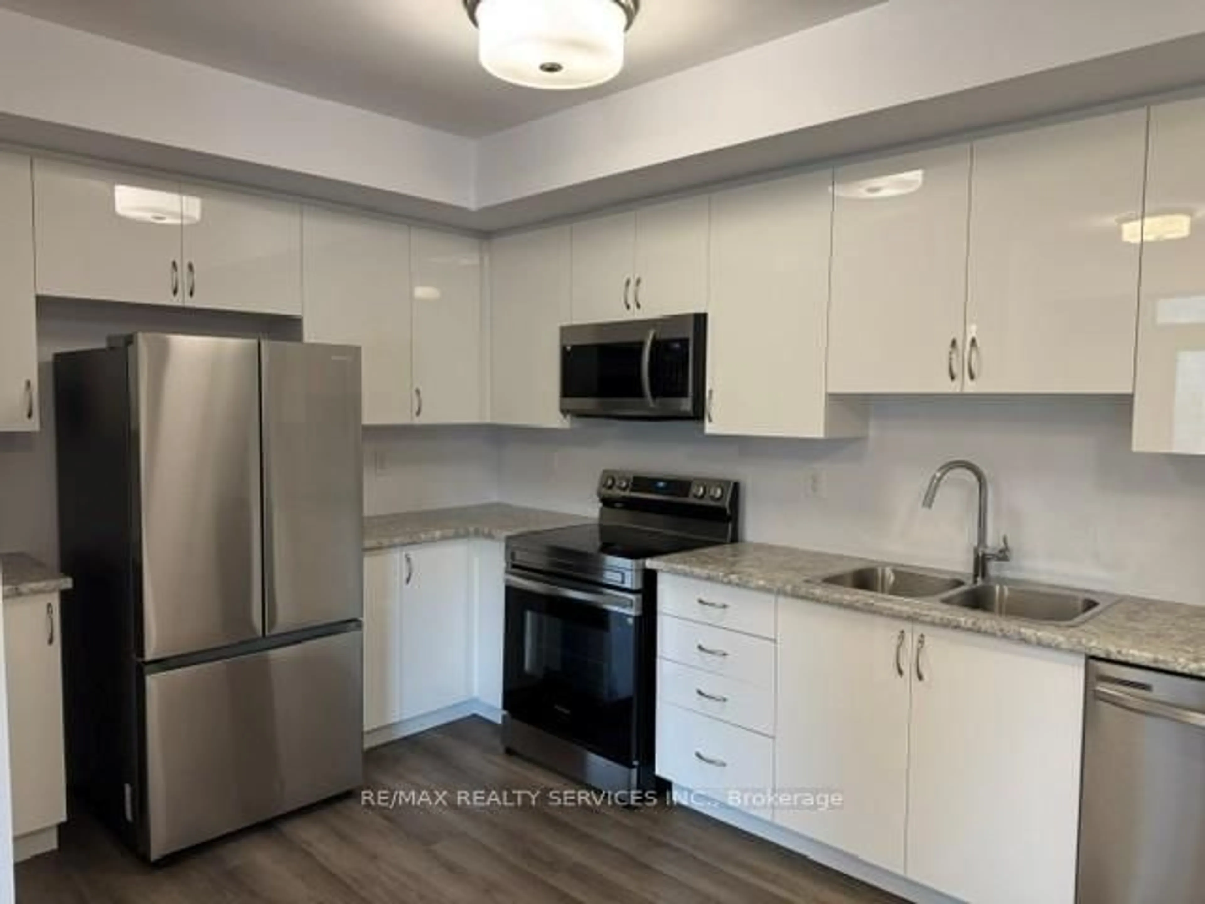 Standard kitchen, unknown for 15 Fieldridge Cres #1, Brampton Ontario L6R 4G6