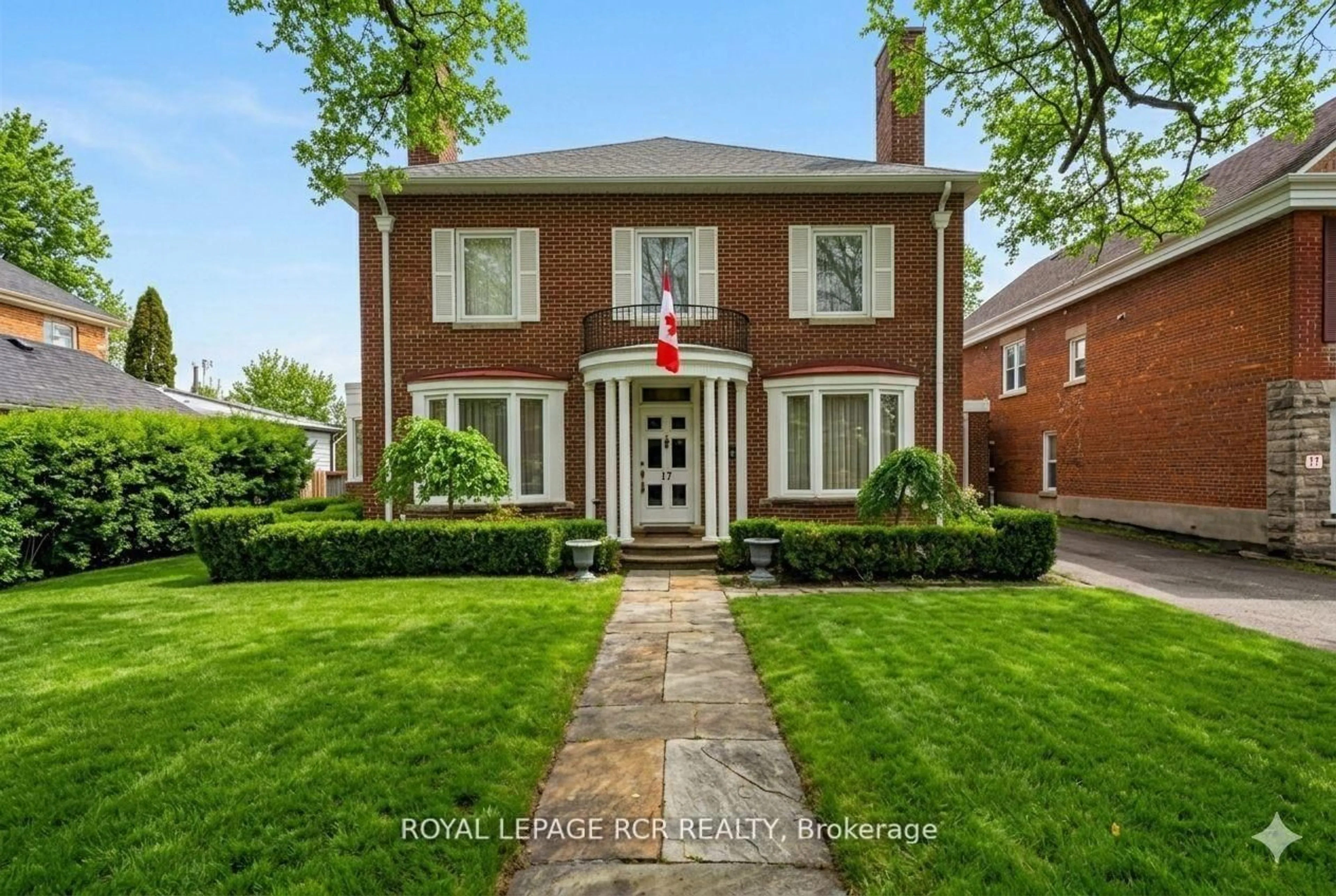 Home with brick exterior material, street for 17 First Ave, Orangeville Ontario L9W 1H7