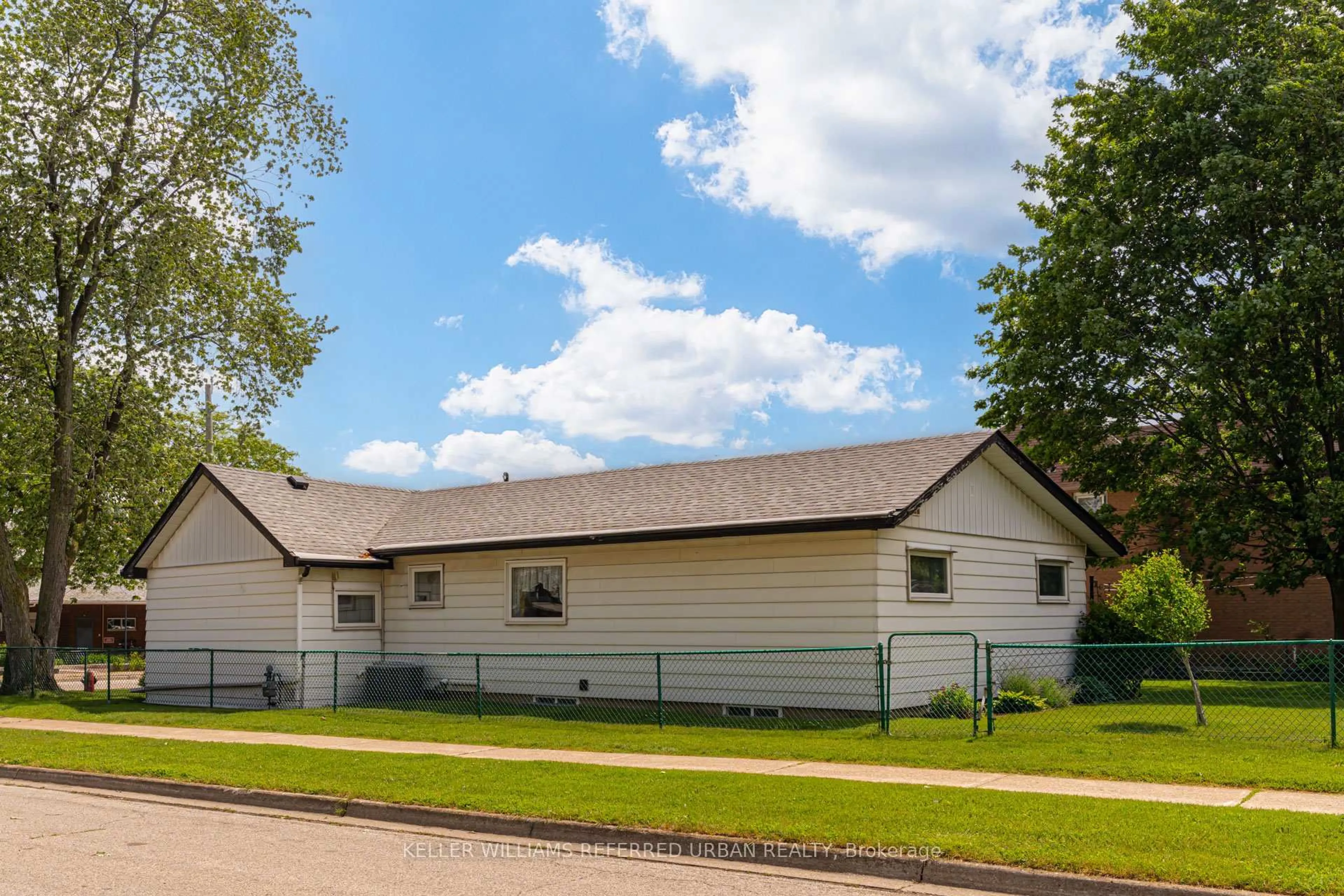 Home with vinyl exterior material, street for 1300 Meredith Ave, Mississauga Ontario L5E 2E5