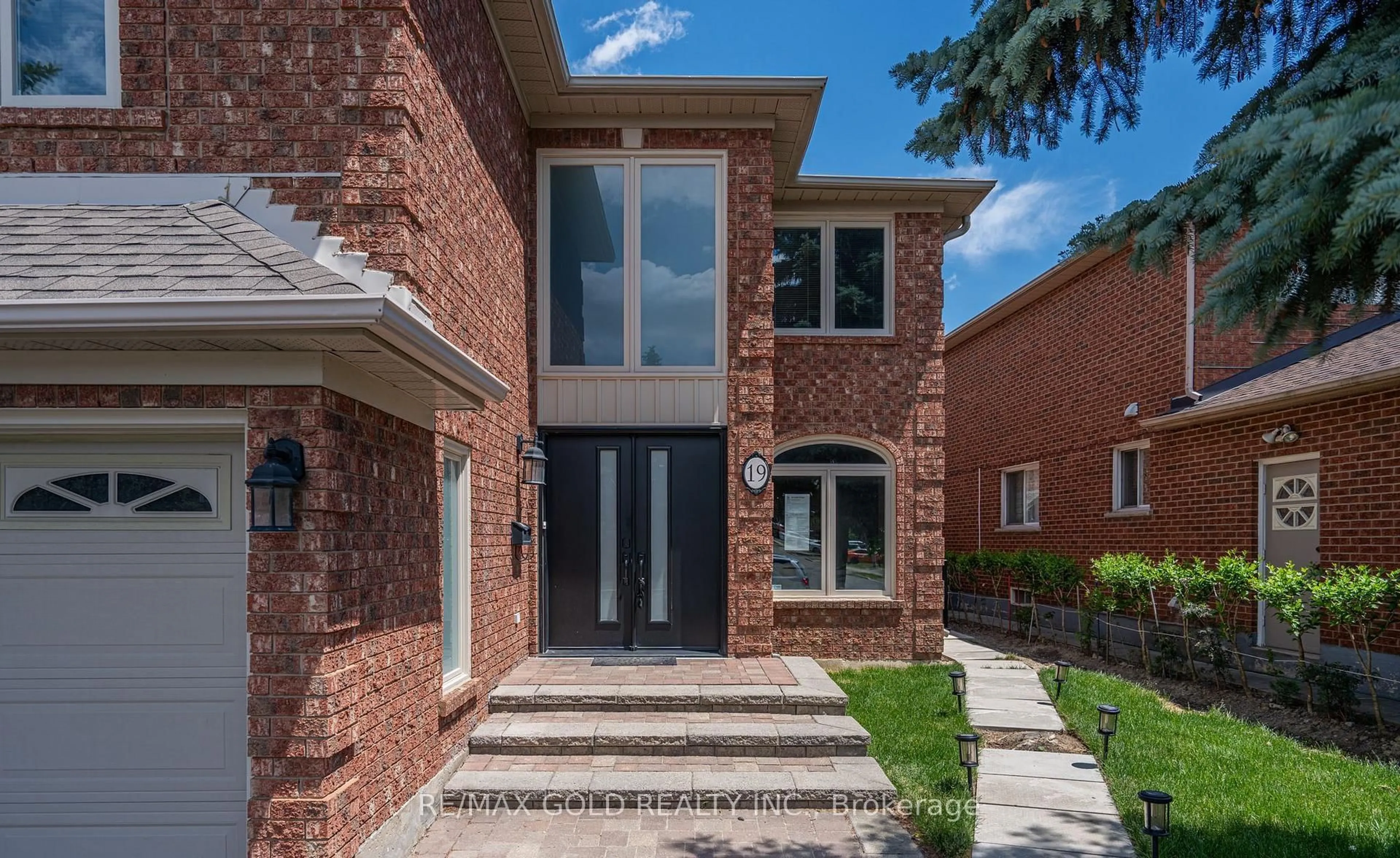 Home with brick exterior material, street for 19 Eagleridge Dr, Brampton Ontario L6R 1G6