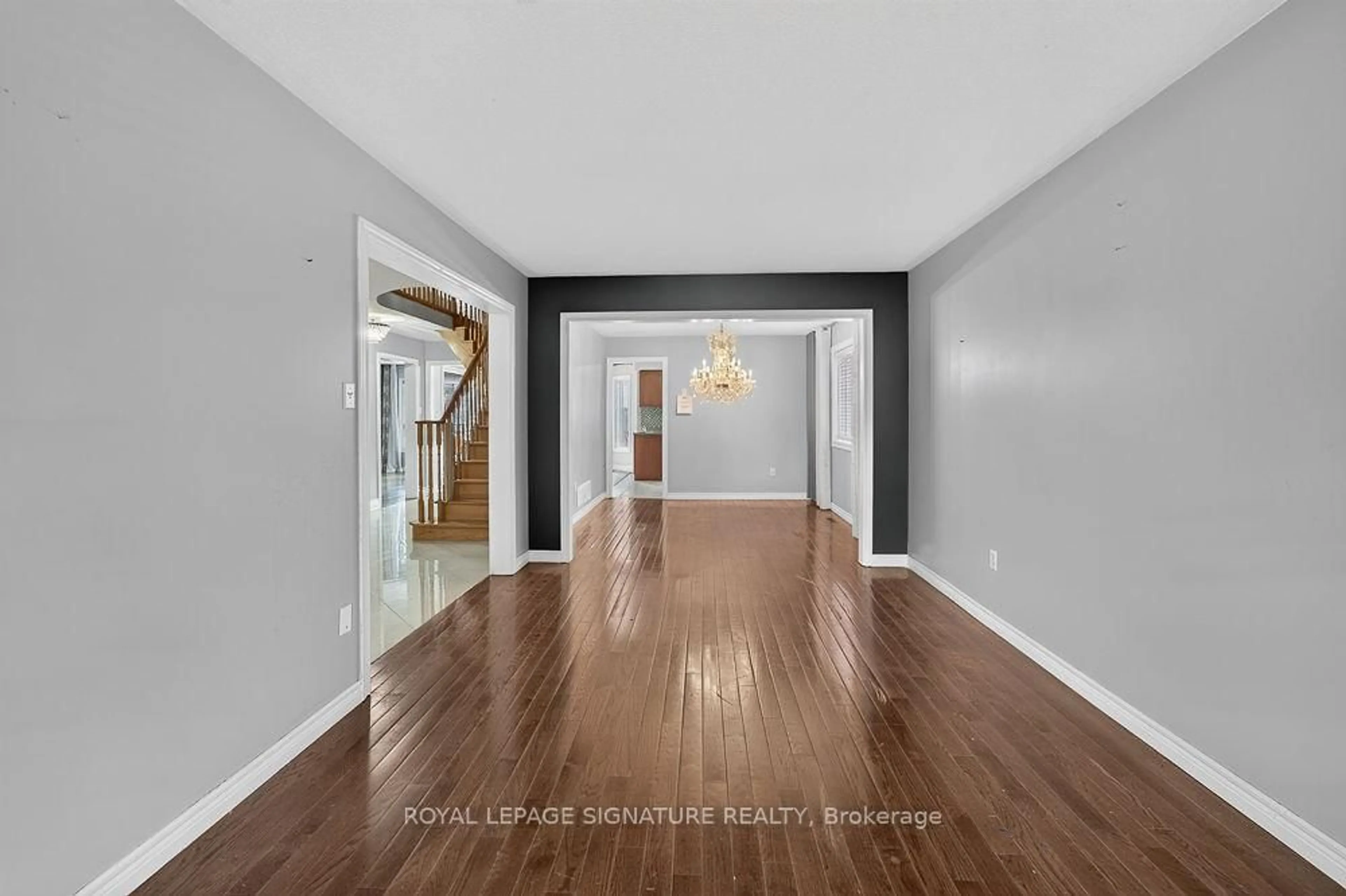 Indoor entryway for 3436 Old Orchard Park Dr, Mississauga Ontario L5B 4C9