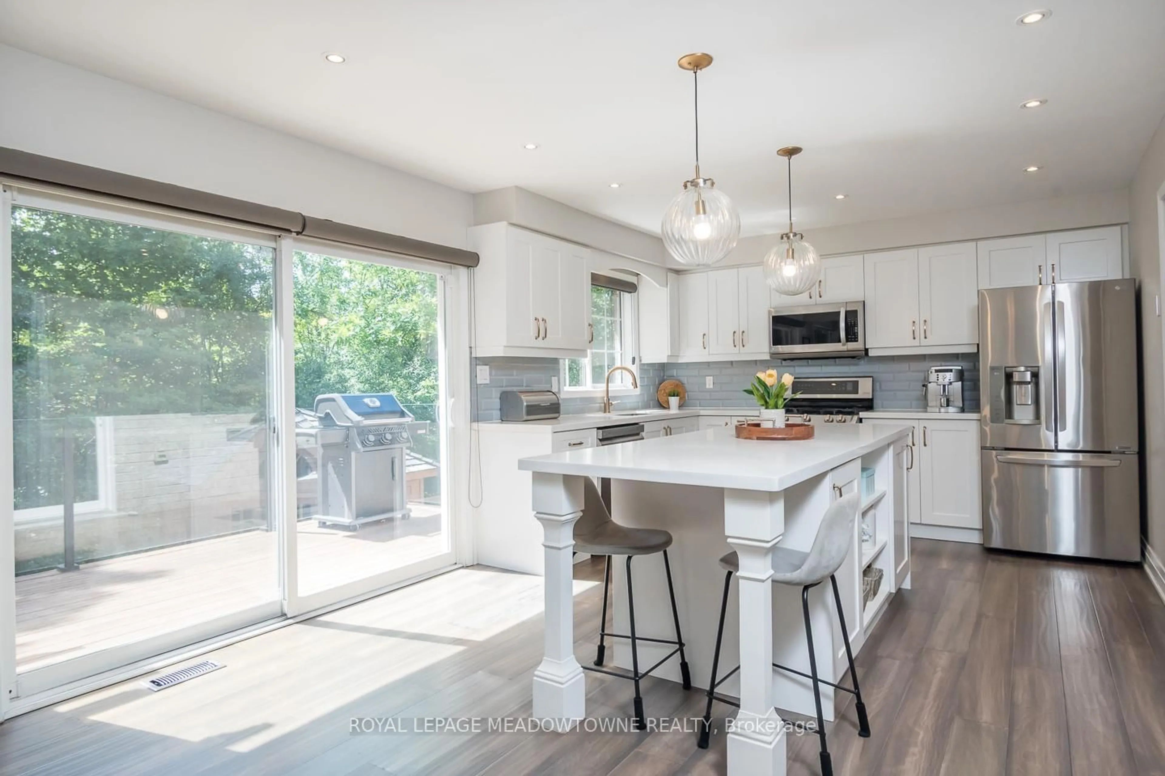 Open concept kitchen, unknown for 700 Marley Cres, Milton Ontario L9T 5M1