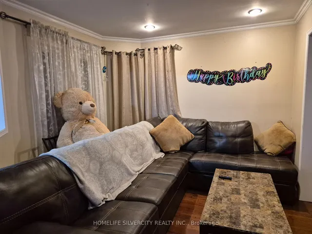 35 Alaskan Summit Crt, Brampton 3