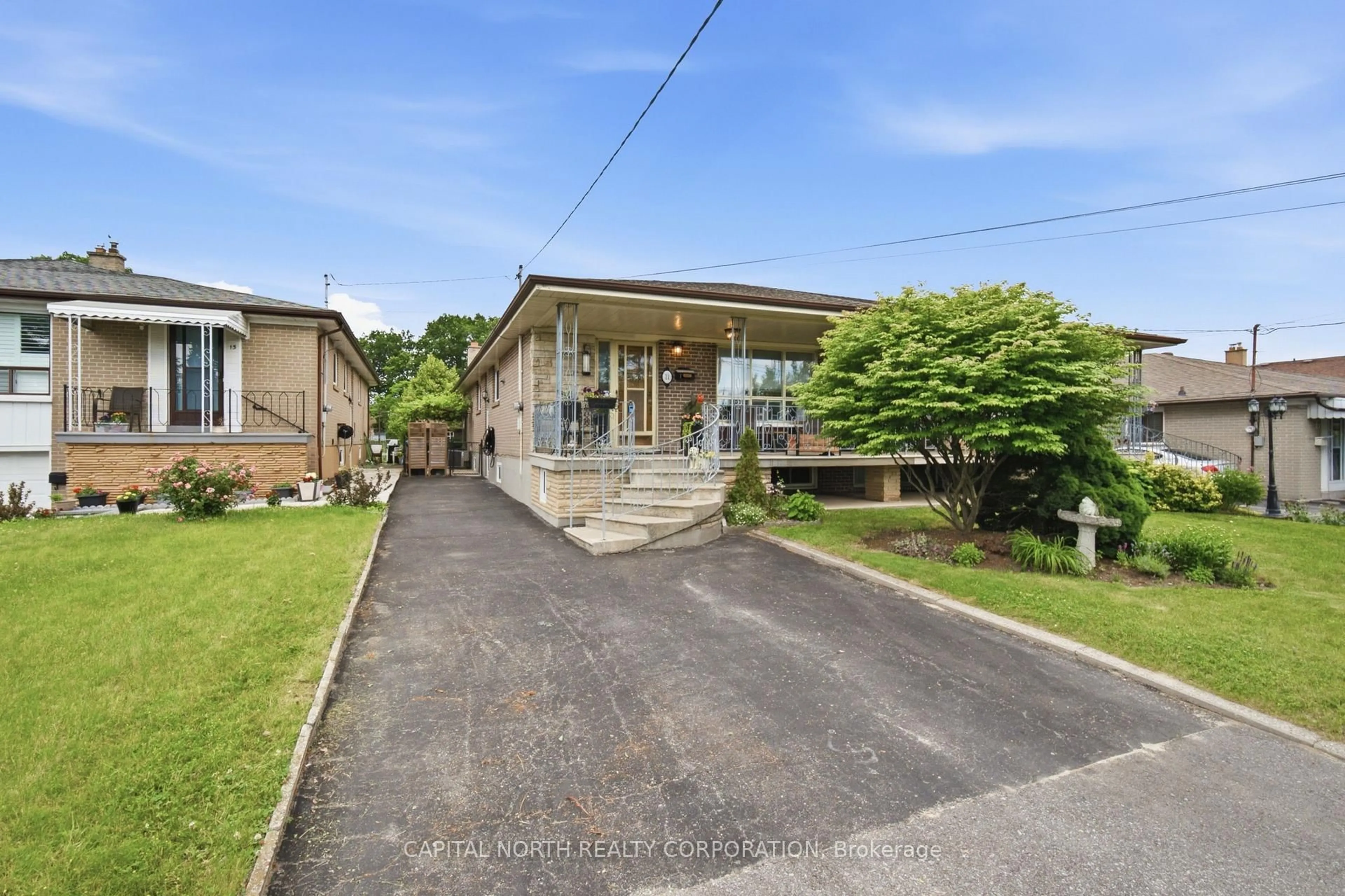 Unknown for 11 Goldsboro Rd, Toronto Ontario M9L 1A6