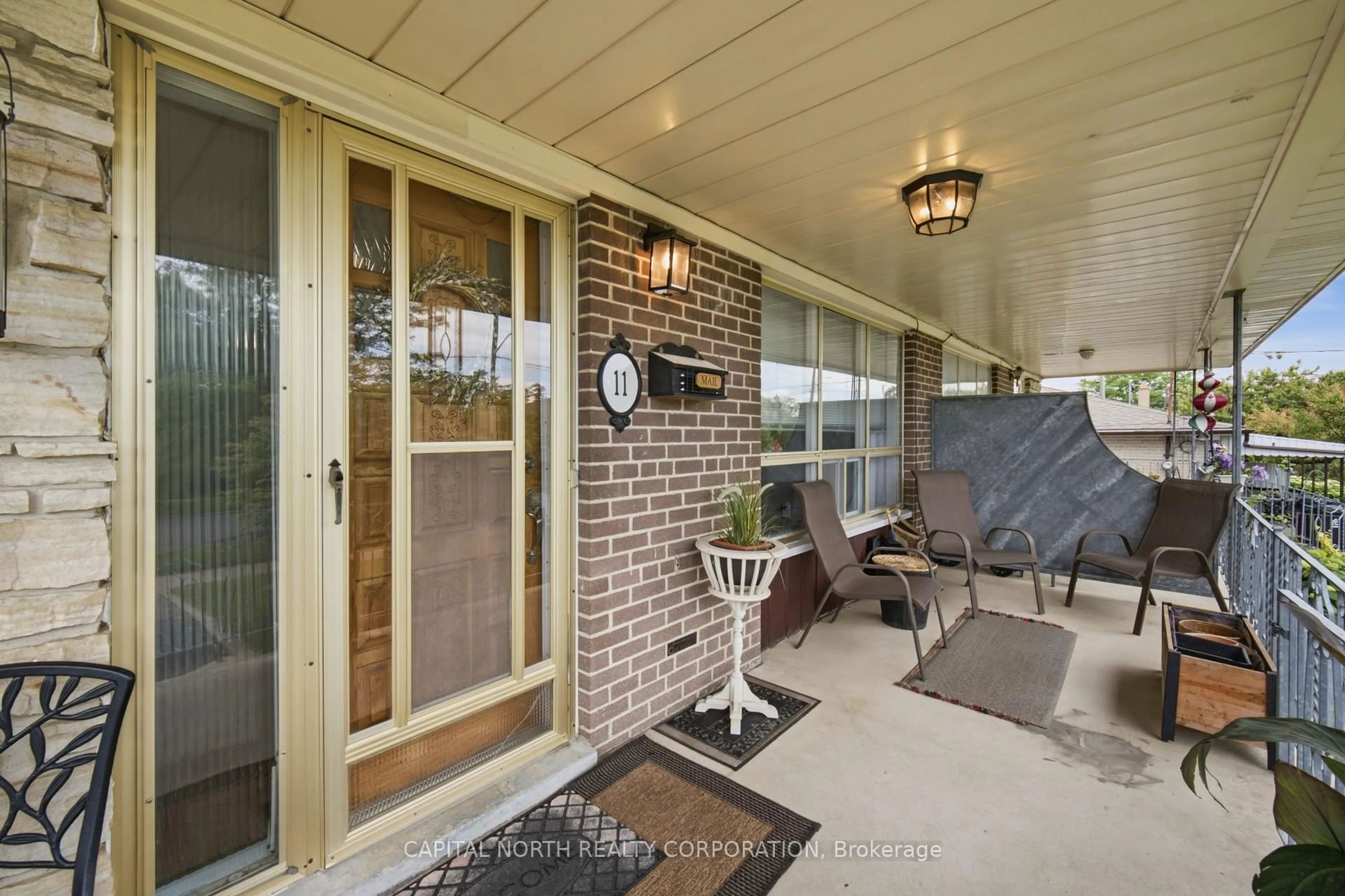 Unknown for 11 Goldsboro Rd, Toronto Ontario M9L 1A6