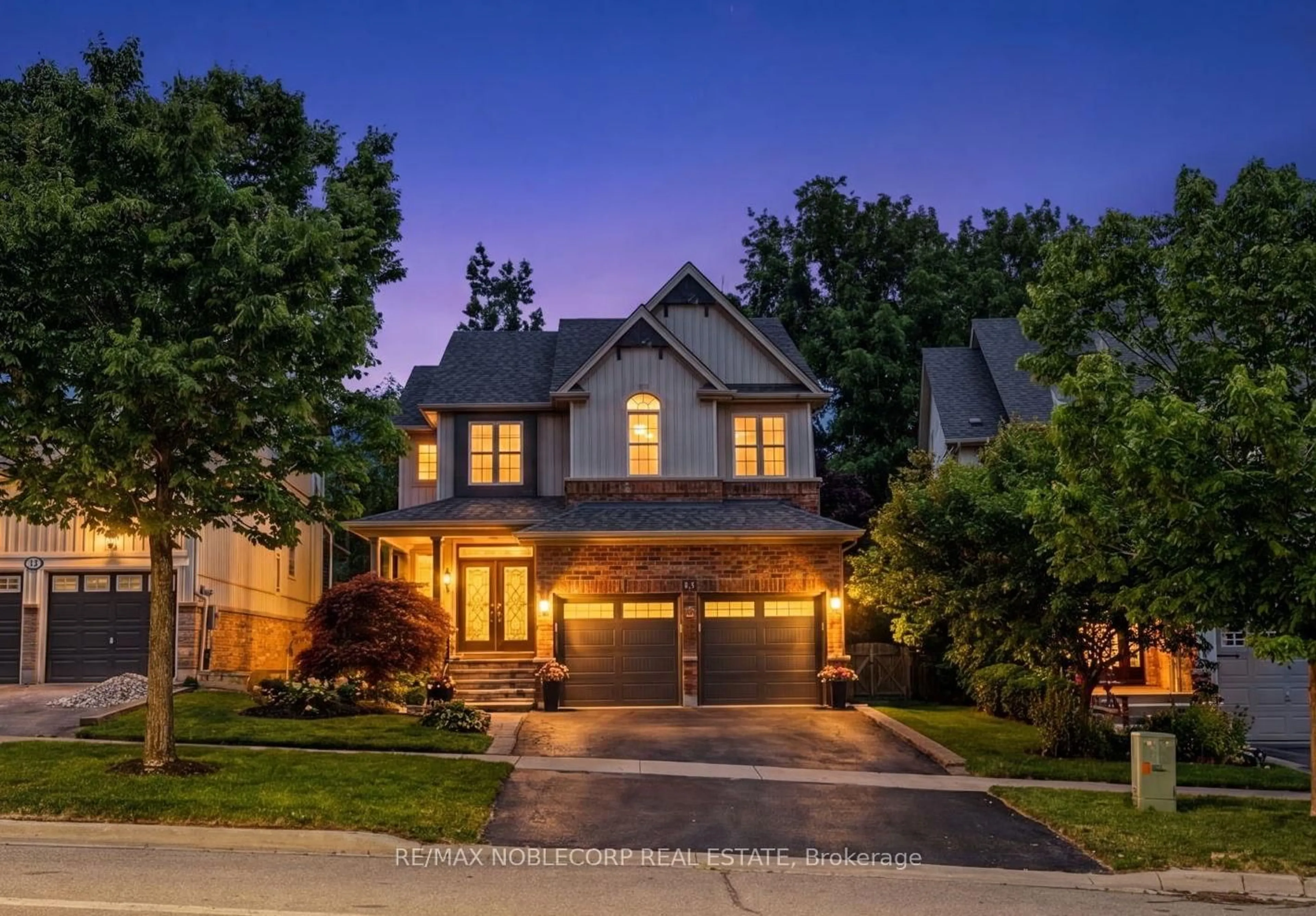 Home with brick exterior material, street for 68 Meadowglen Blvd, Halton Hills Ontario L7G 6J3