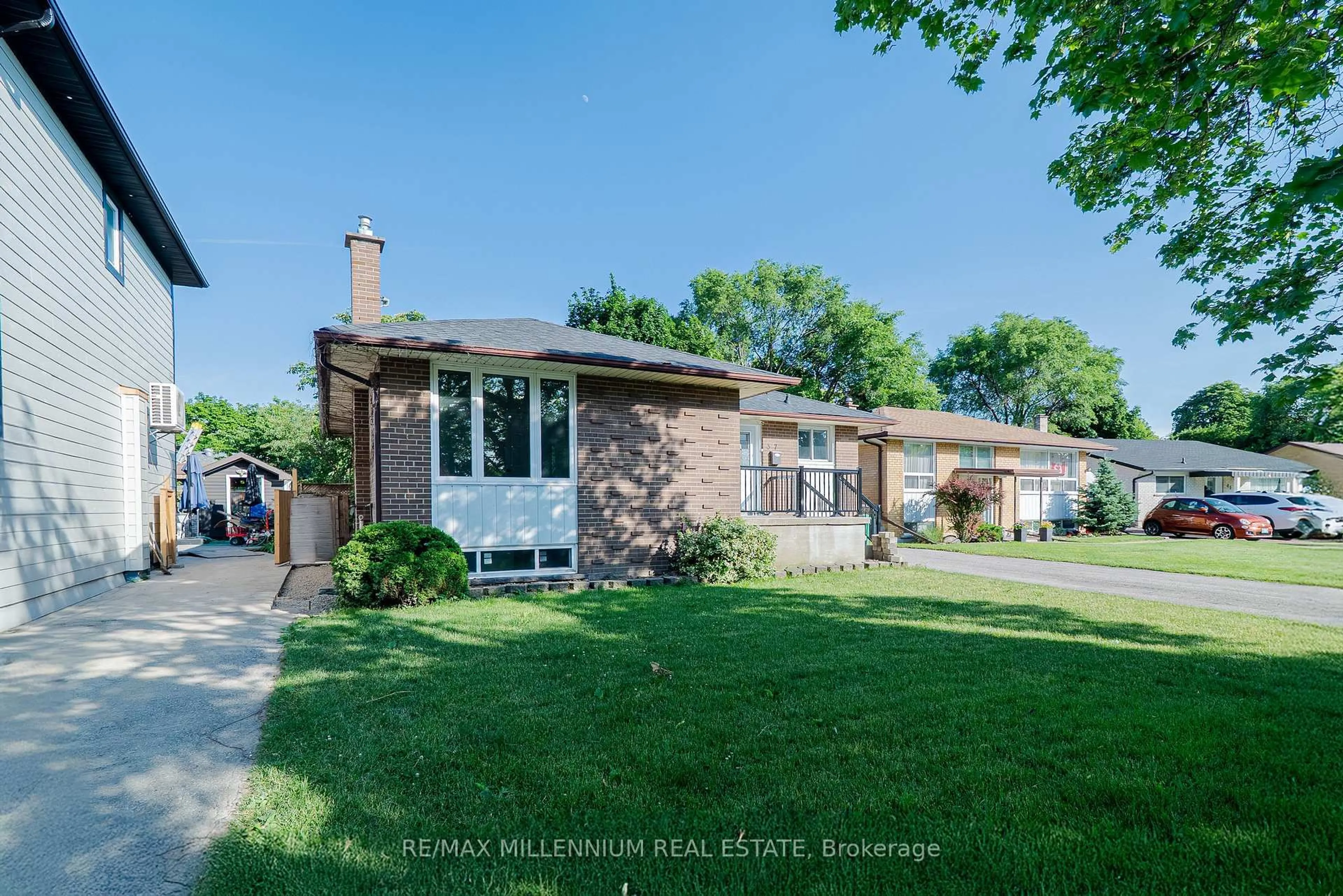 Home with brick exterior material, street for 37 Campbell Dr, Brampton Ontario L6X 2H8