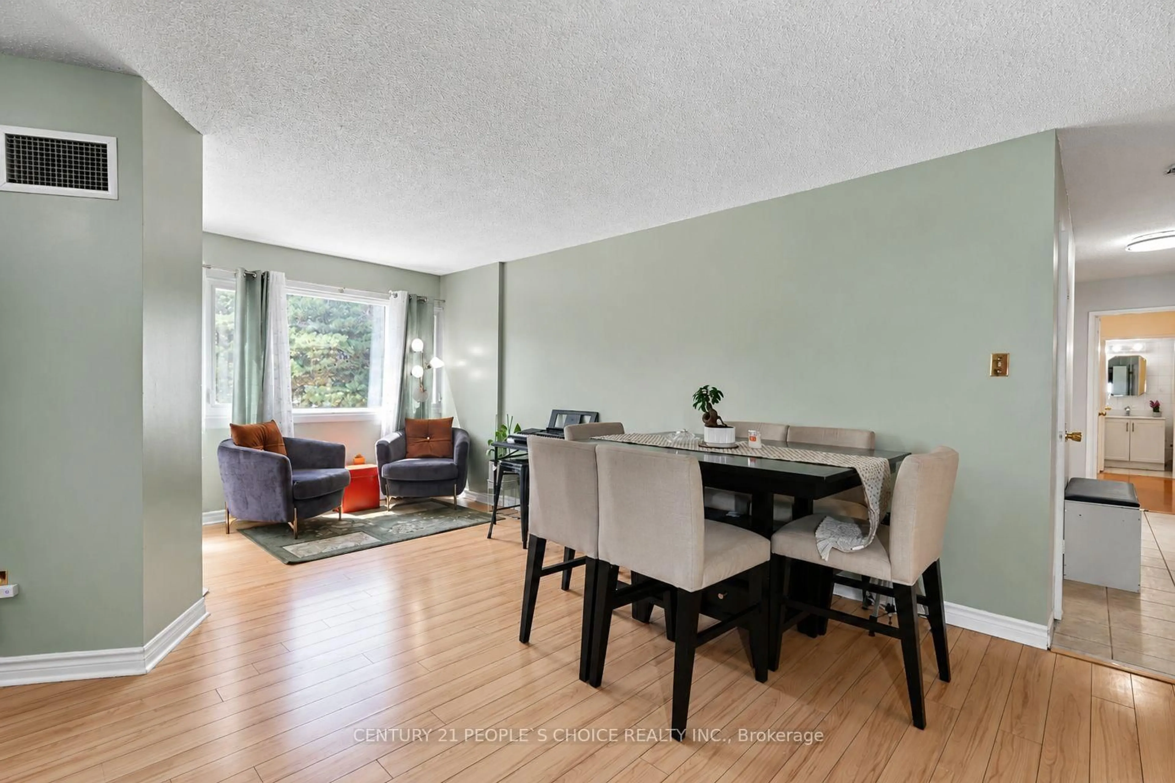 Unknown for 1580 Mississauga Valley Blvd #207, Mississauga Ontario L5A 3T8
