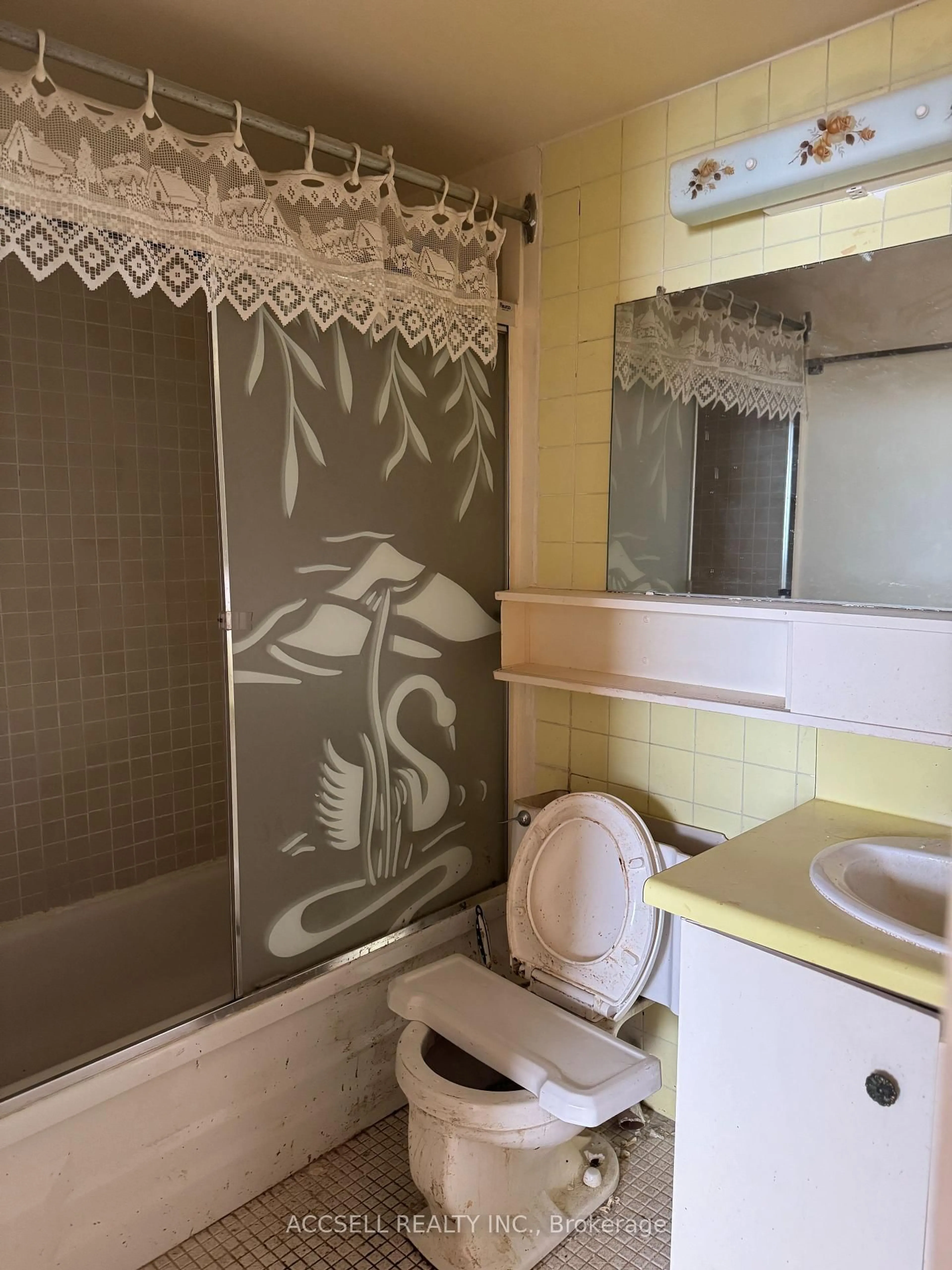 Standard bathroom, unknown for 1455 Lawrence Ave #1703, Toronto Ontario M6L 1B1