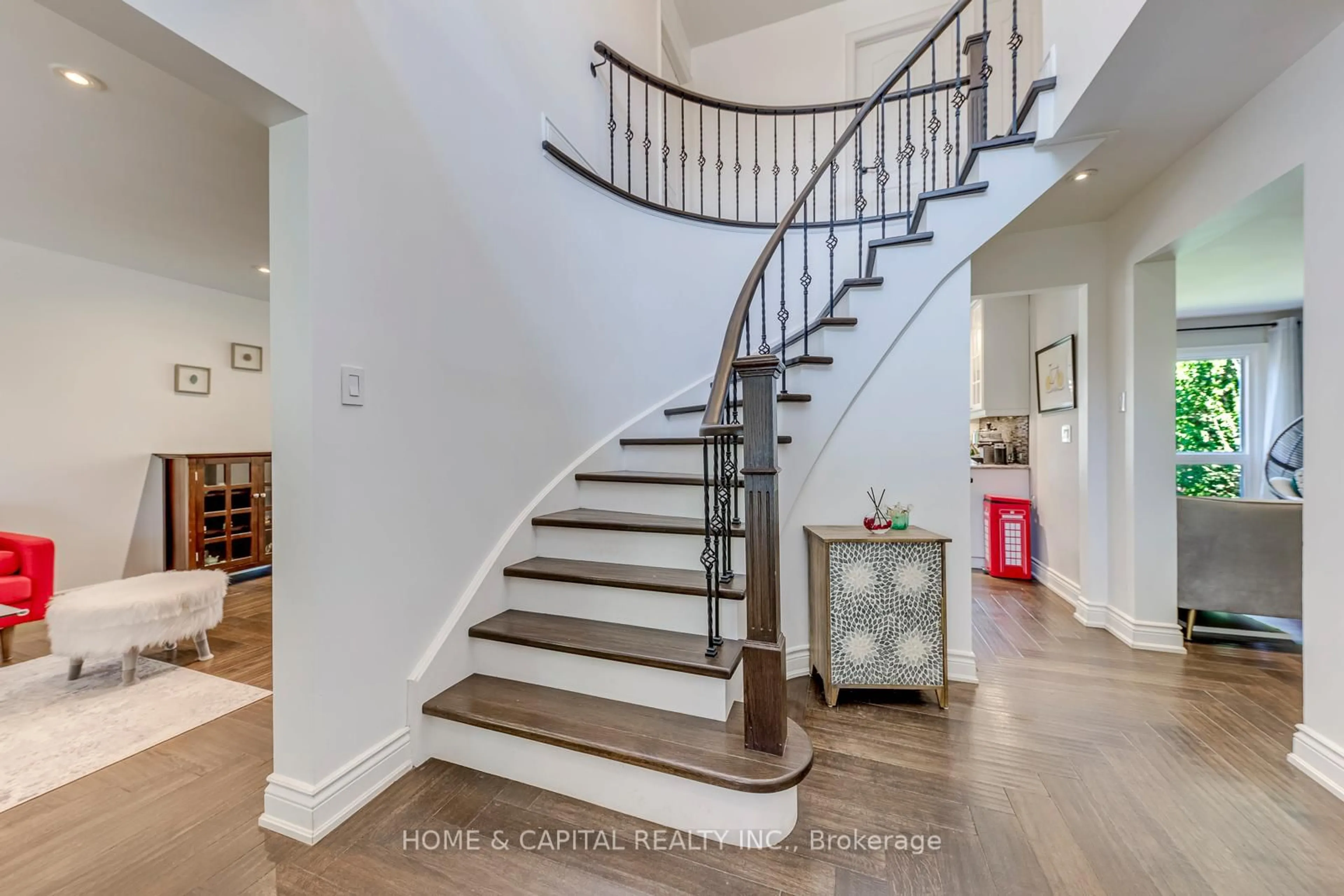 Stairs for 2171 Margot St, Oakville Ontario L6H 3M5