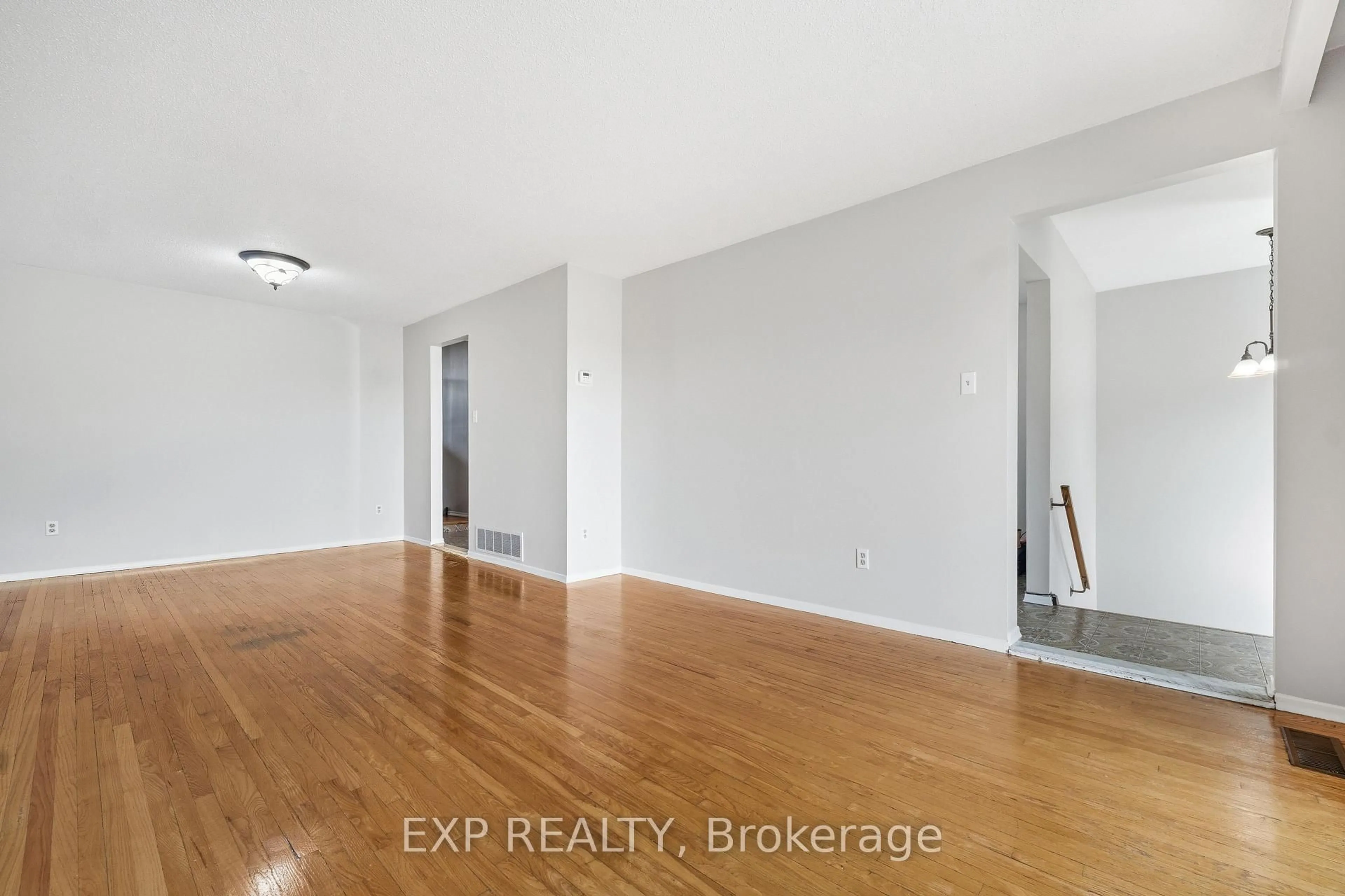 A pic of a room for 431 Archdekin Dr, Brampton Ontario L6V 3G2