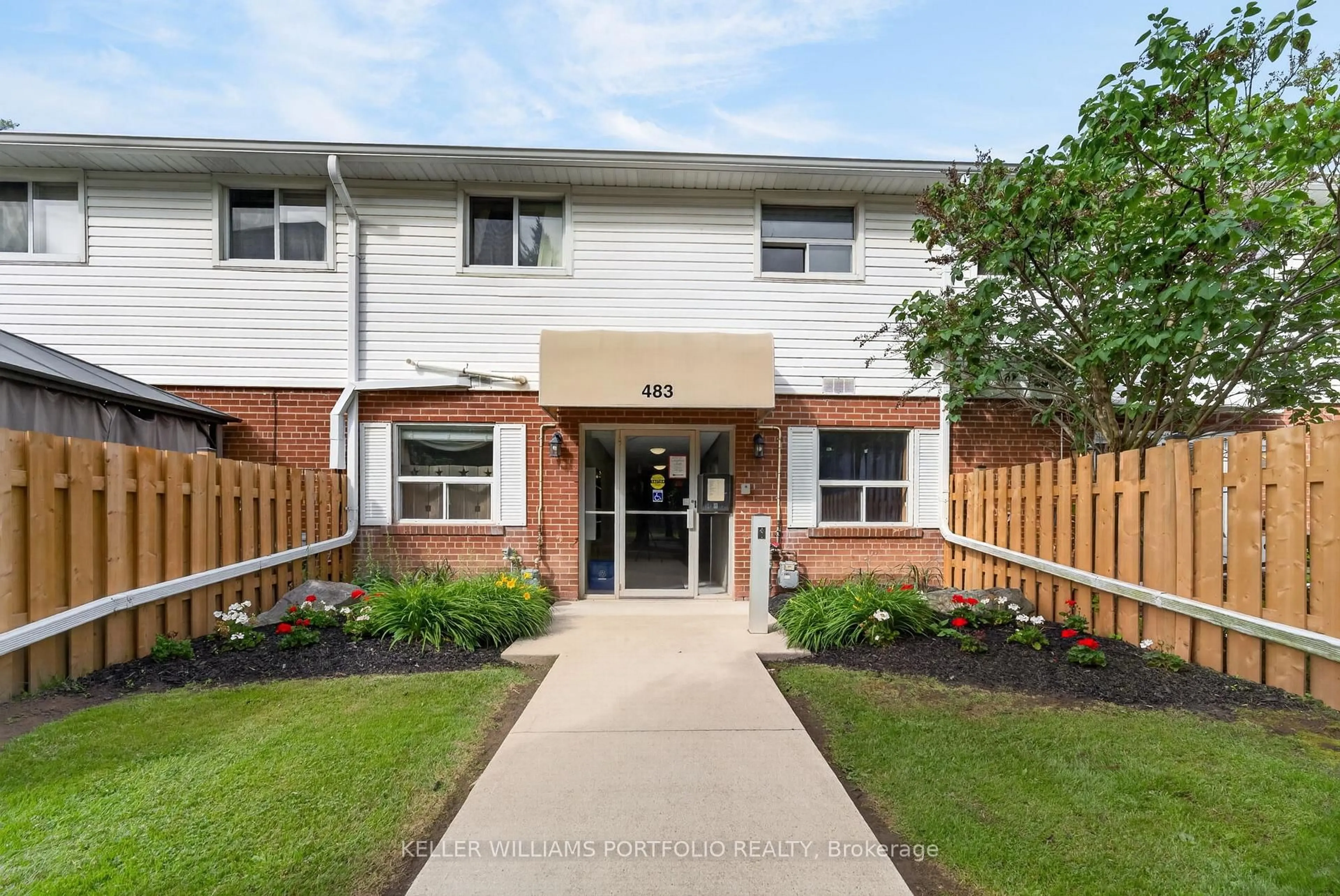 Unknown for 483 Claridge Rd #11, Burlington Ontario L7N 2S1