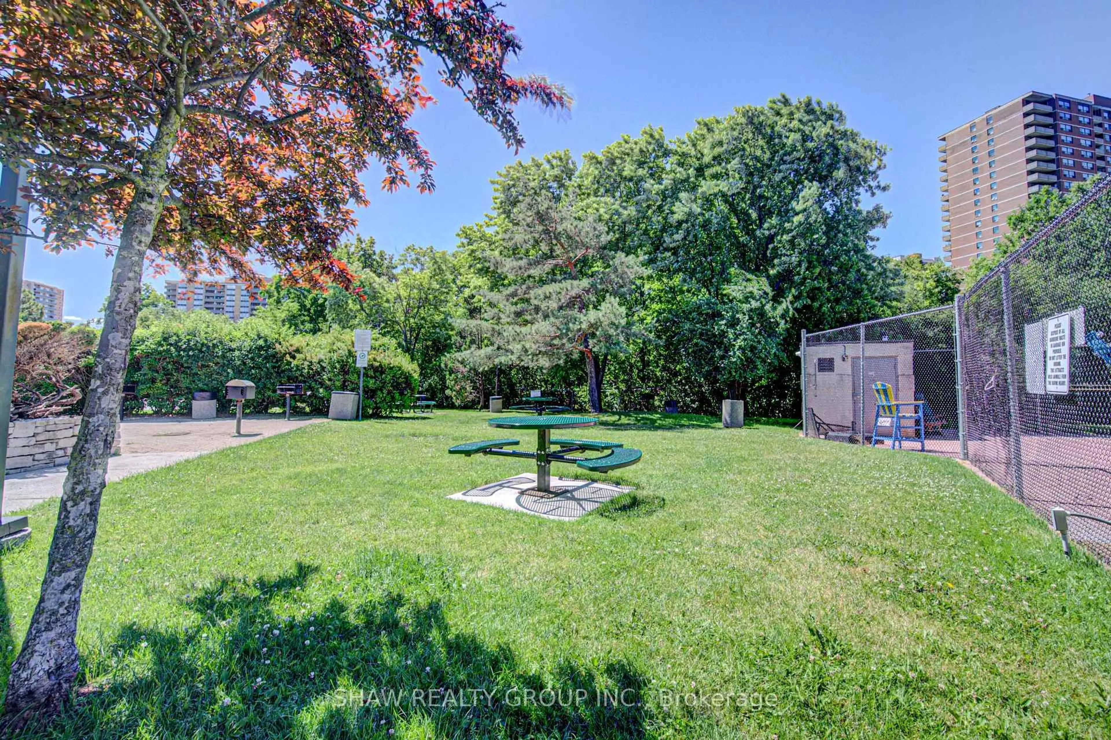 A pic from outside/outdoor area/front of a property/back of a property/a pic from drone, street for 5 Rowntree Rd #1109, Toronto Ontario M9V 5G9