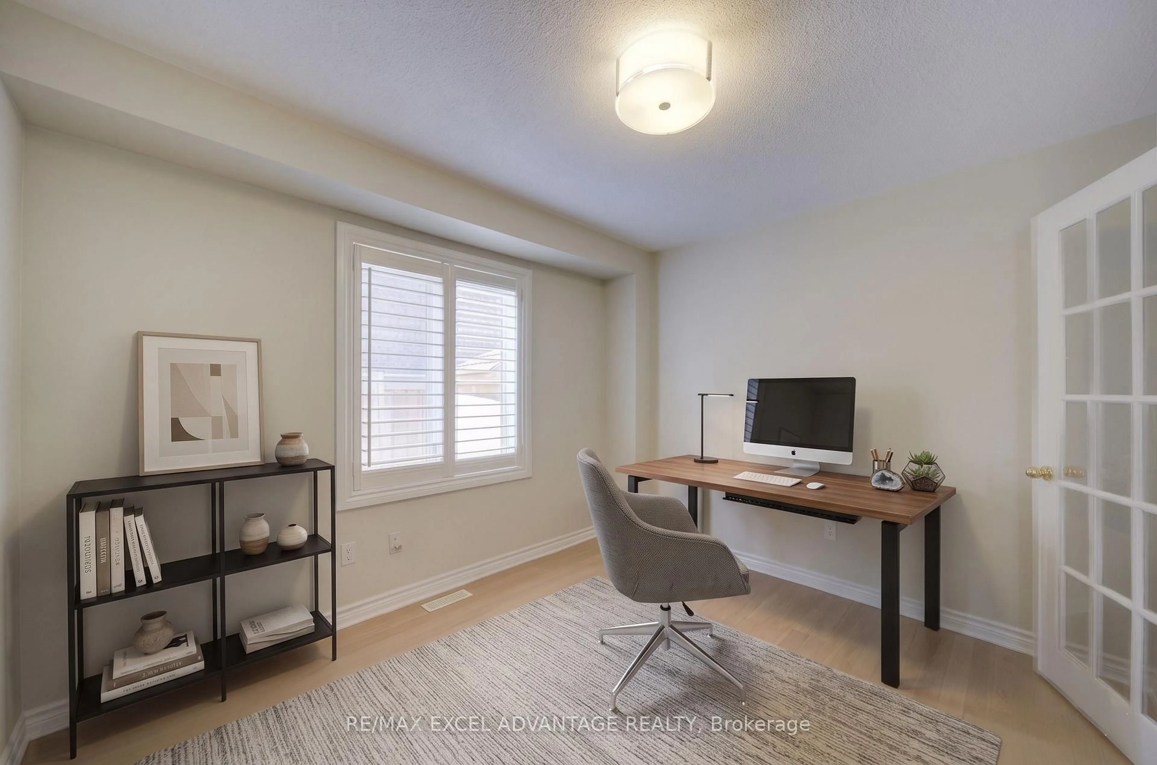 A pic of a room for 5470 Middleport Cres, Mississauga Ontario L4Z 3V2