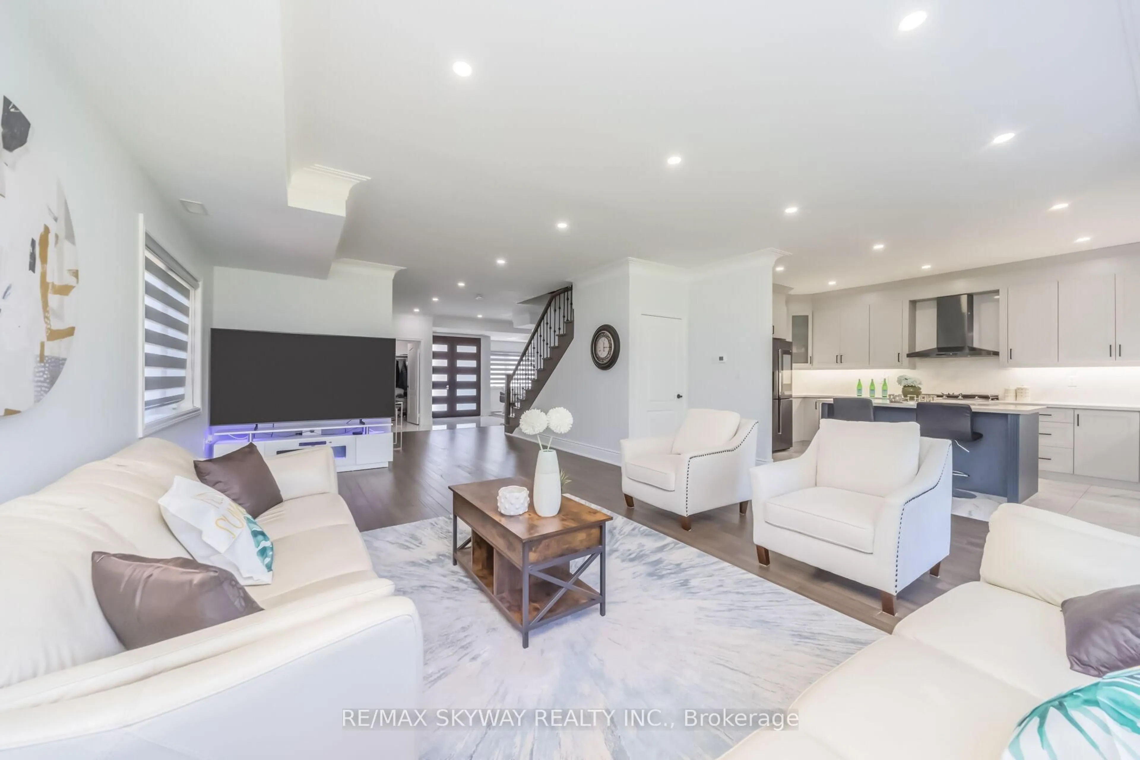 Living room with furniture, unknown for 12199 Hwy #50 Rd, Caledon Ontario L7E 1M1