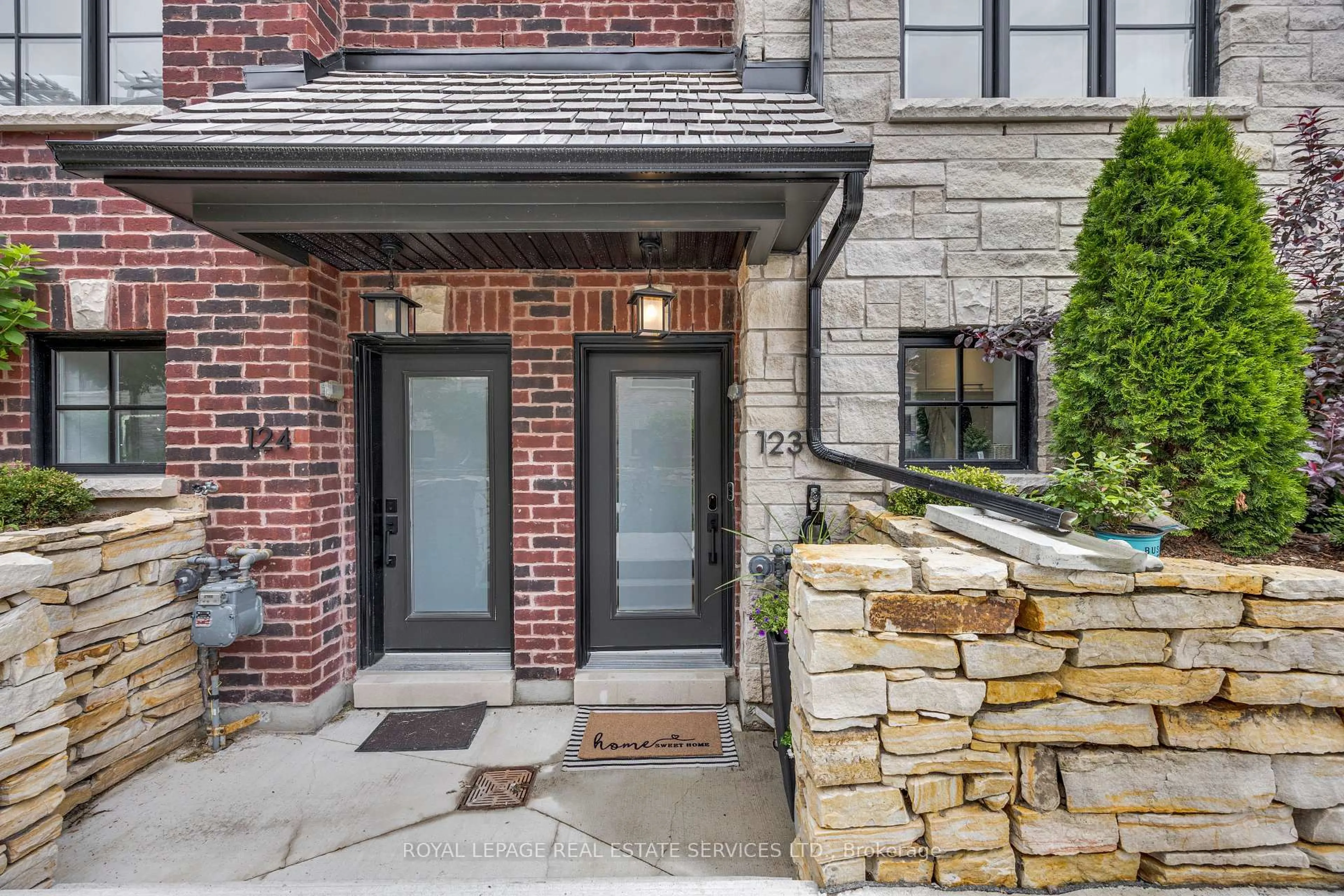 Home with brick exterior material, street for 35 Lunar Cres, Mississauga Ontario L5M 2P6