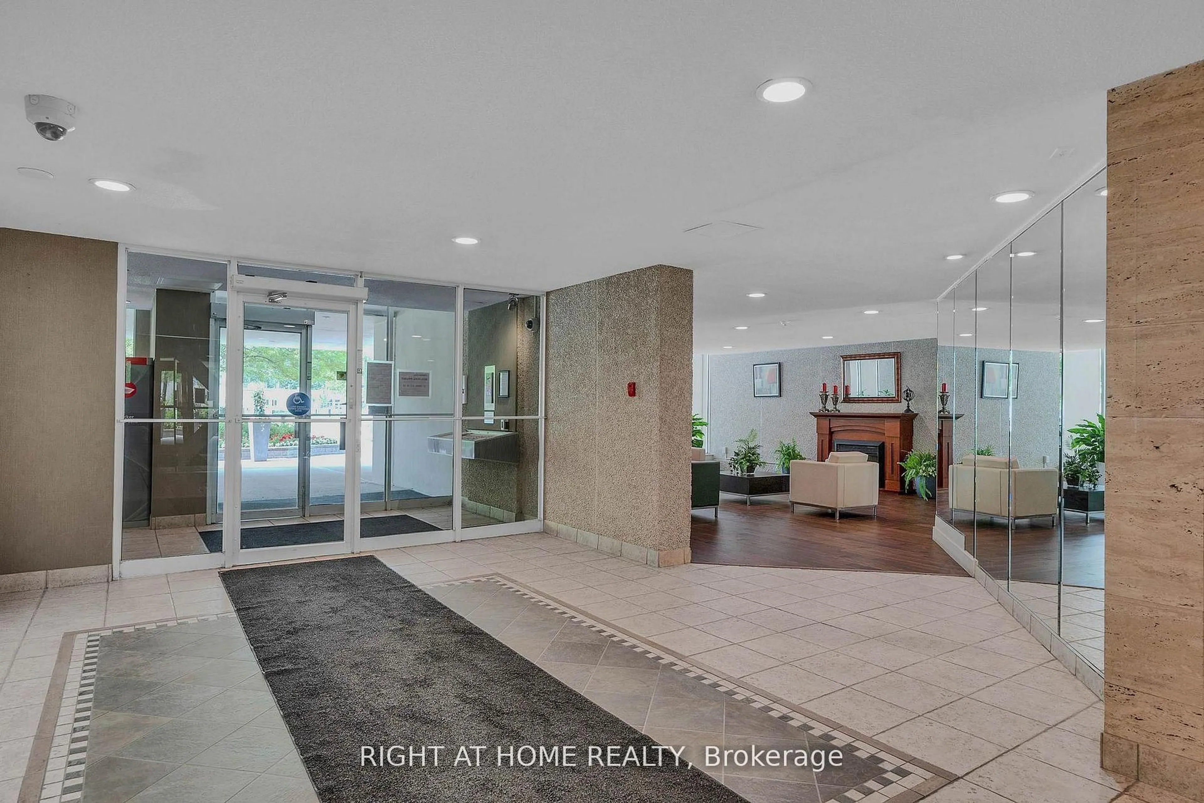 Unknown for 812 Burnhamthorpe Rd #609, Toronto Ontario M9C 4W1