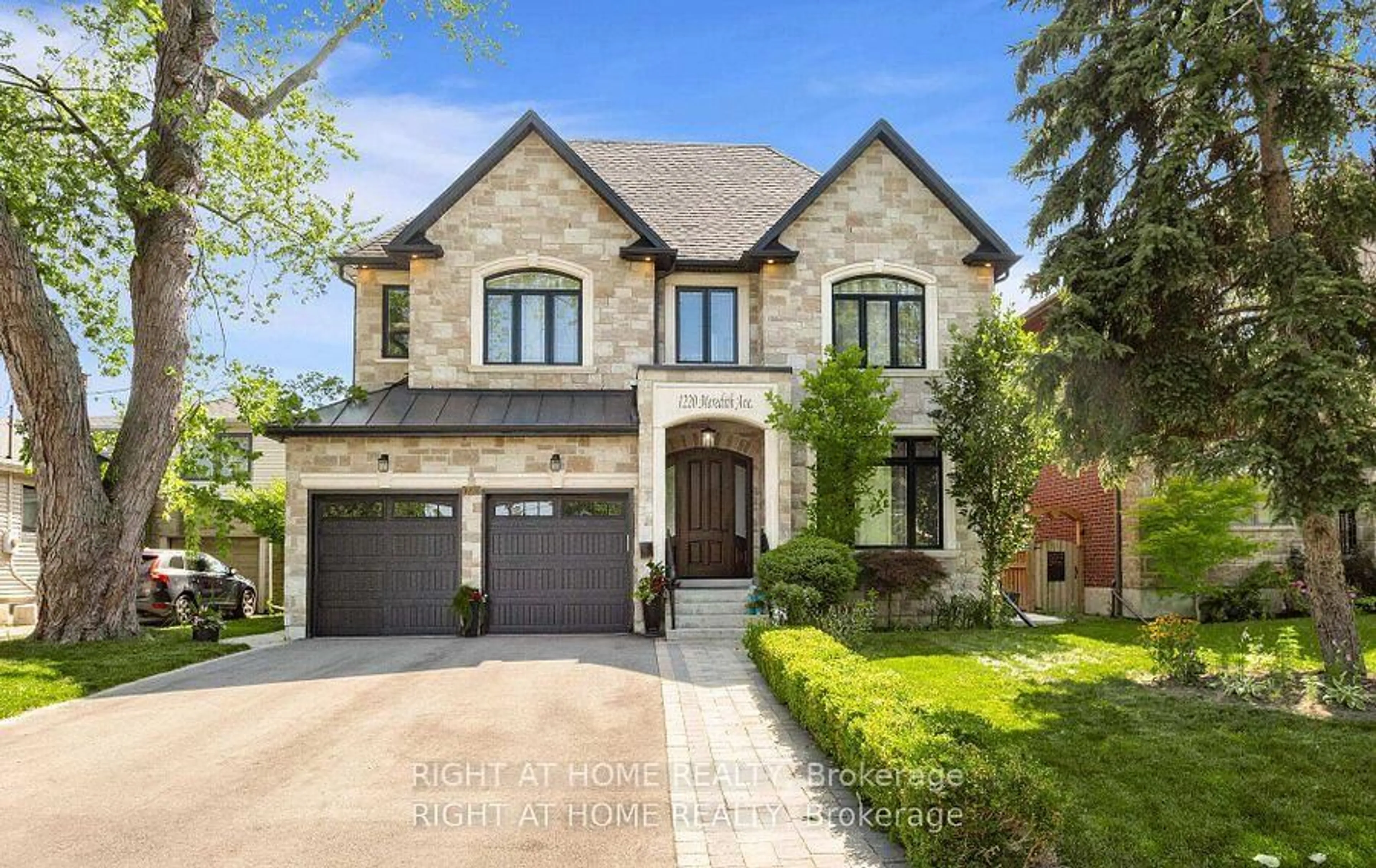 Home with brick exterior material, street for 1220 Meredith Ave, Mississauga Ontario L5E 2E3