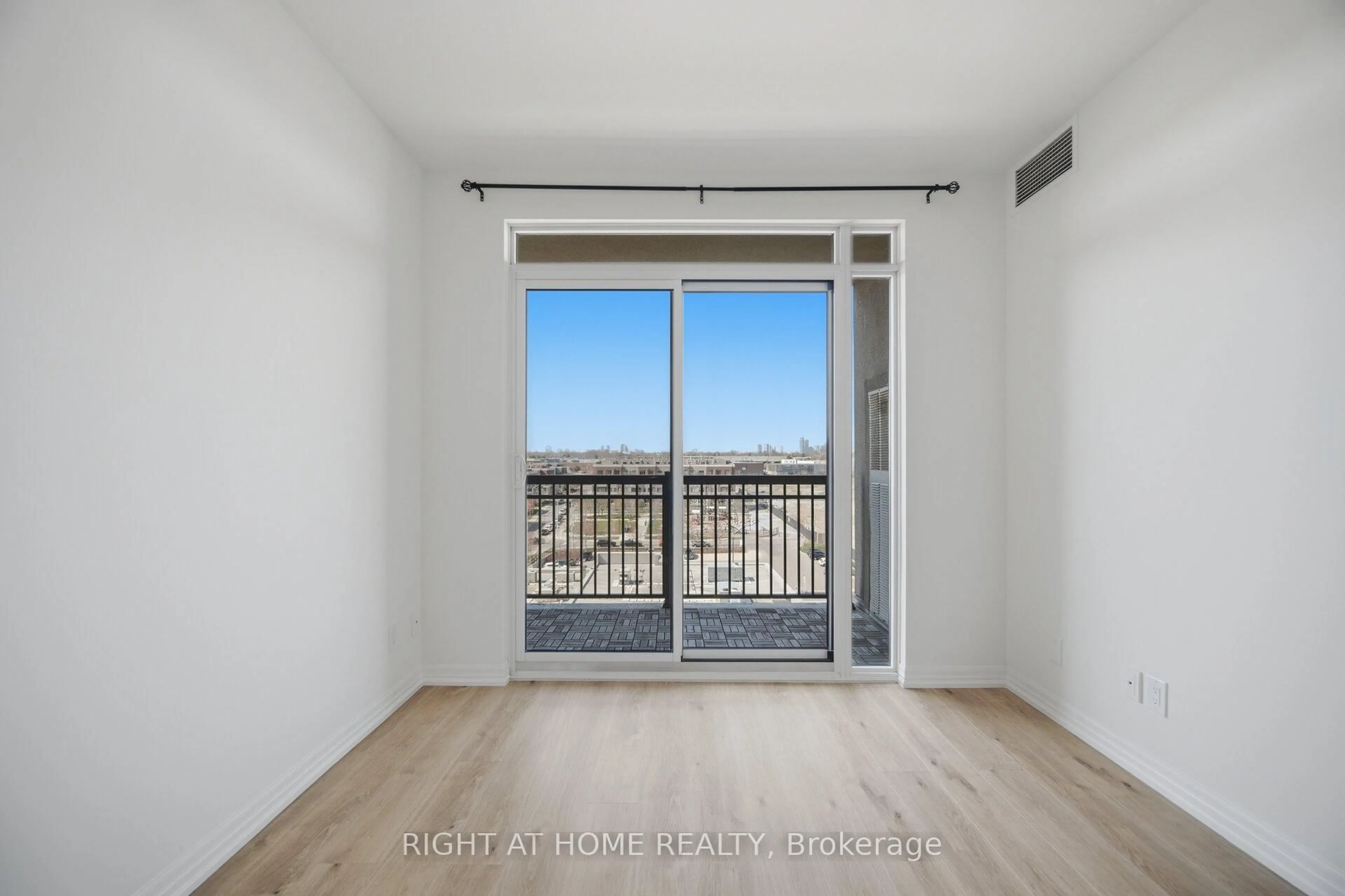 A pic of a room for 3563 Lake Shore Blvd #703, Toronto Ontario M8W 0A3