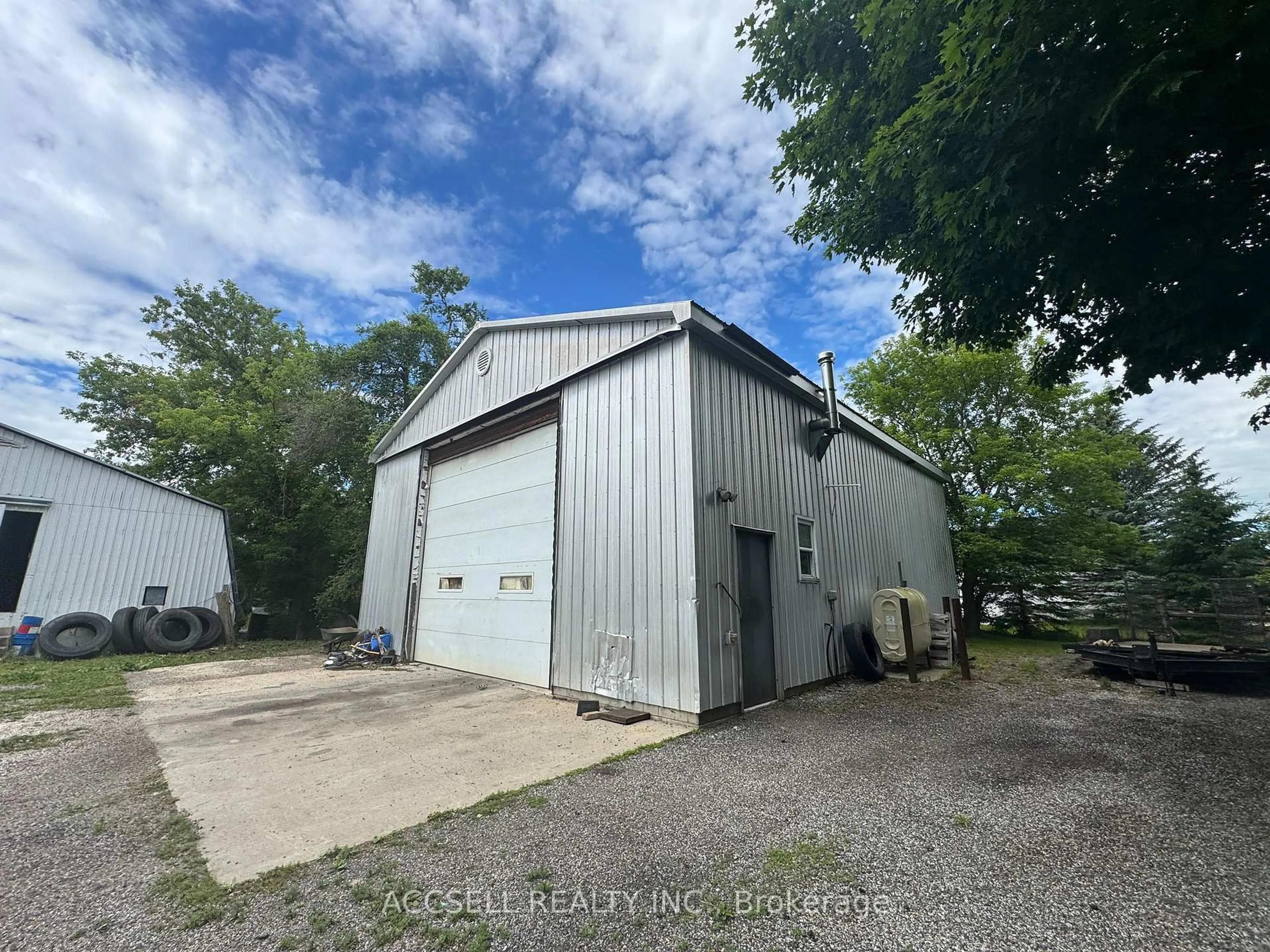 Shed for 14222 Dublin Line, Halton Hills Ontario L7J 2L9