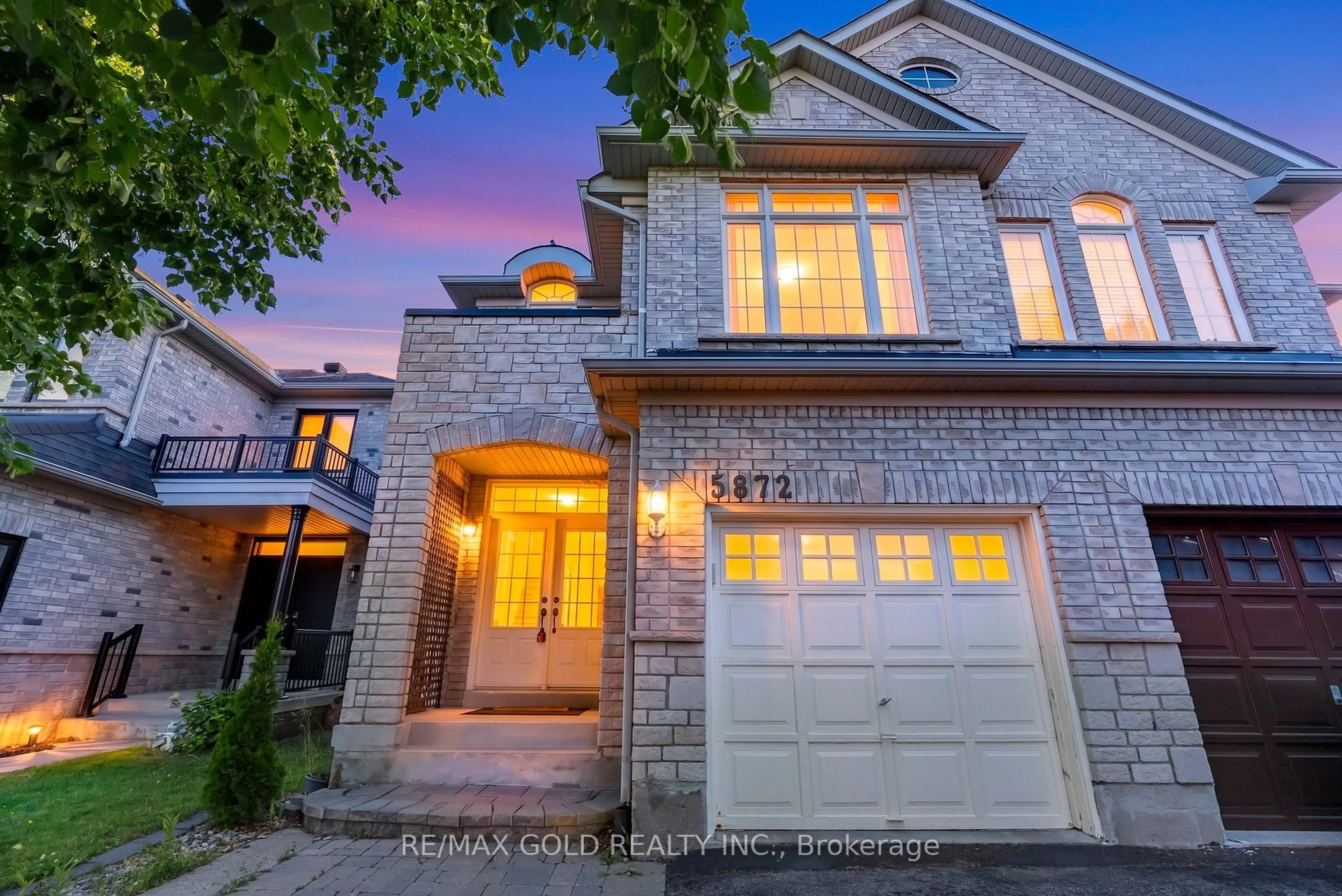 Home with brick exterior material, street for 5872 Yachtsman Crossing Blvd, Mississauga Ontario L5M 6P1