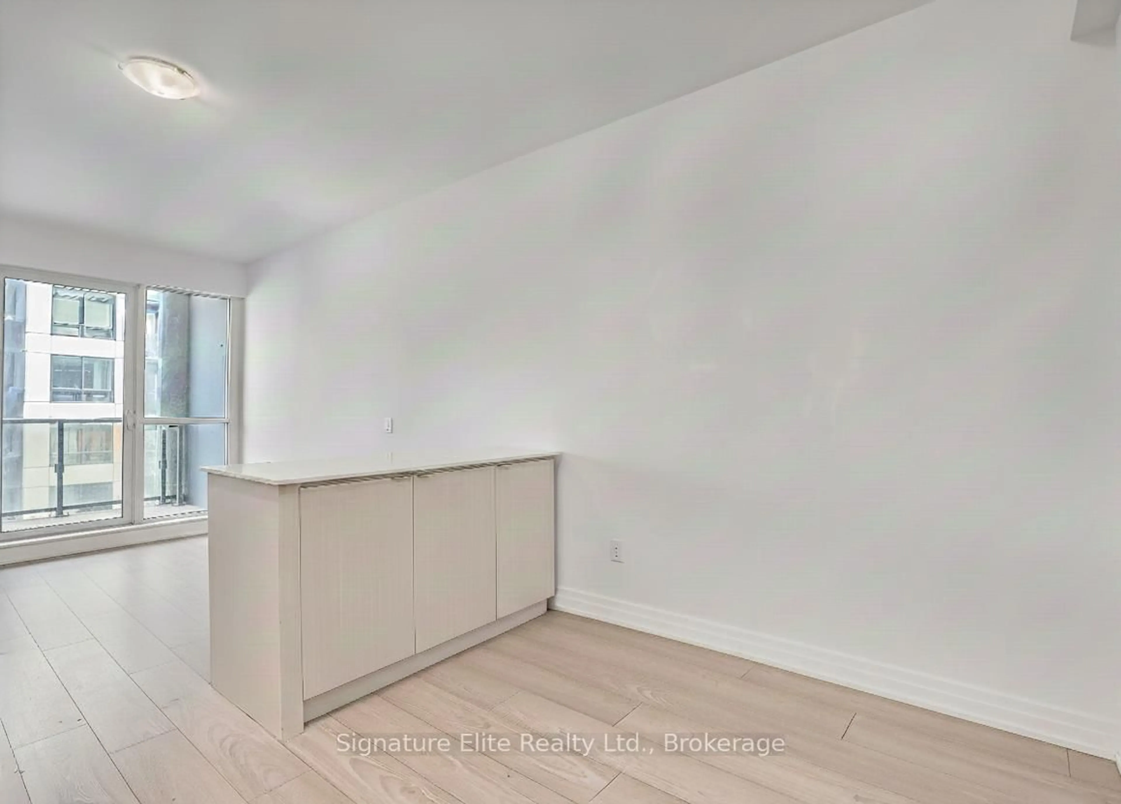 A pic of a room for 36 Elm Dr #3402, Mississauga Ontario L5B 0N3