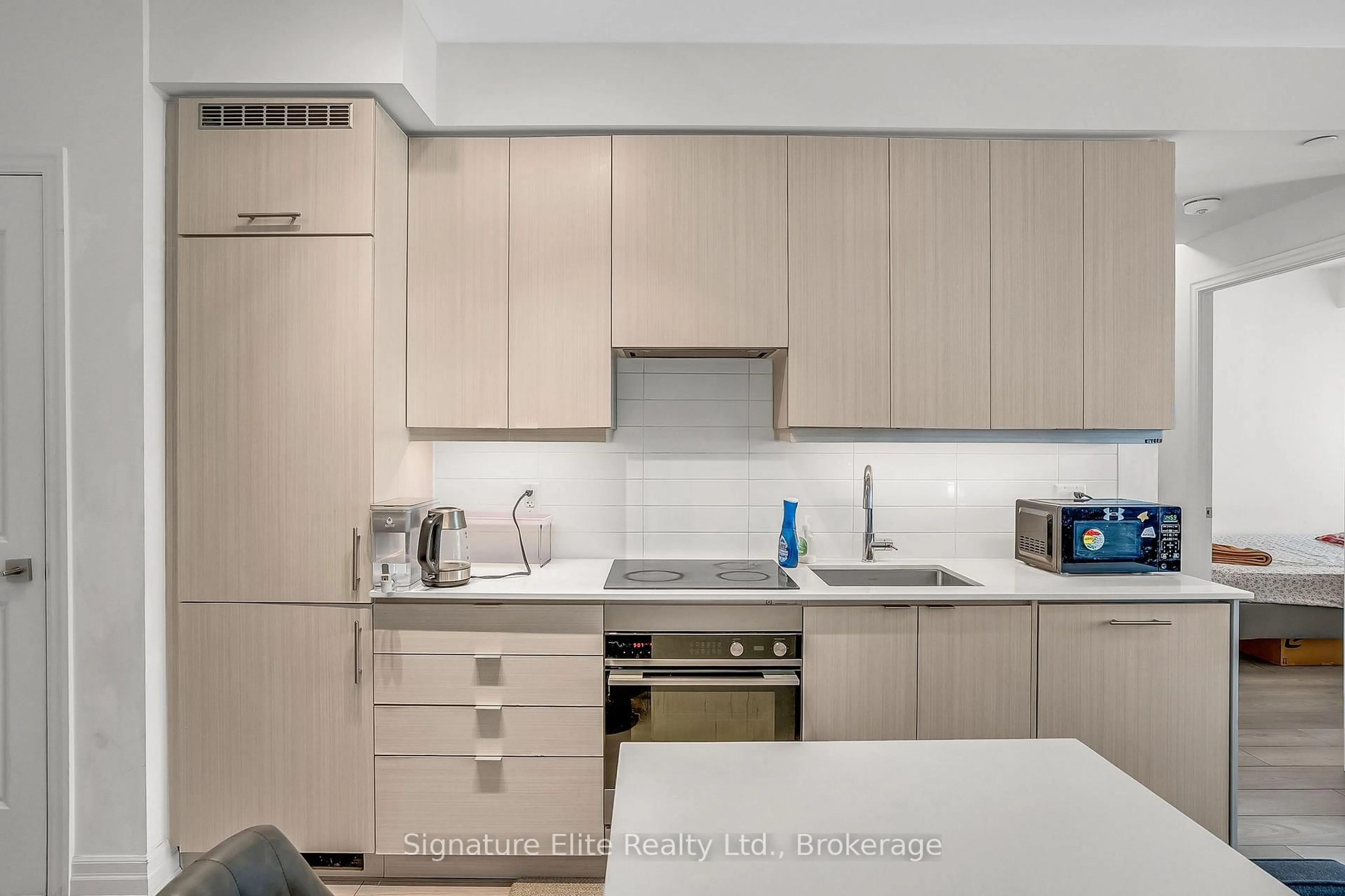 Standard kitchen, unknown for 36 Elm Dr #3402, Mississauga Ontario L5B 0N3