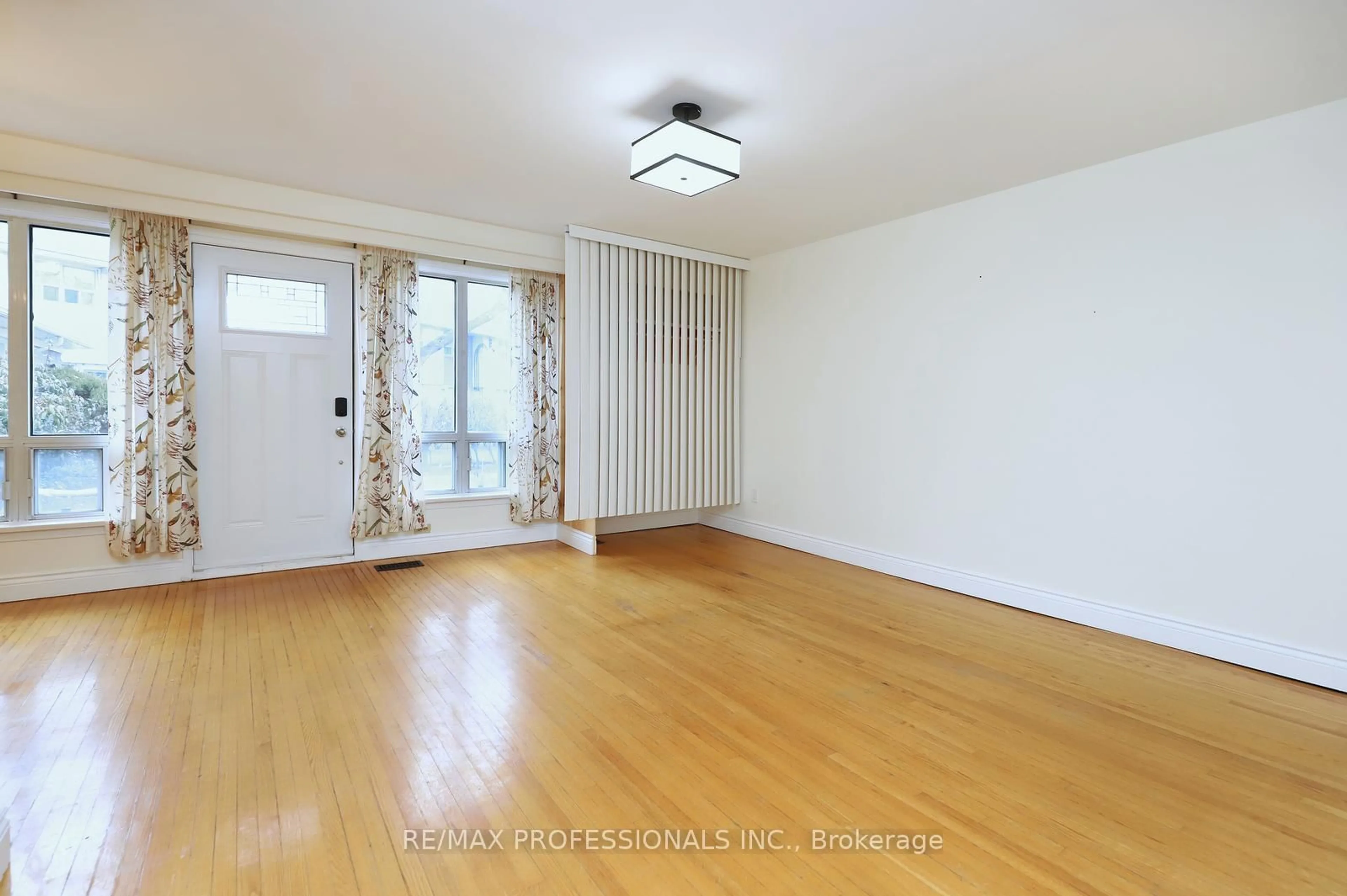 A pic of a room for 160 Carsbrooke Rd #20, Toronto Ontario M9C 1G9