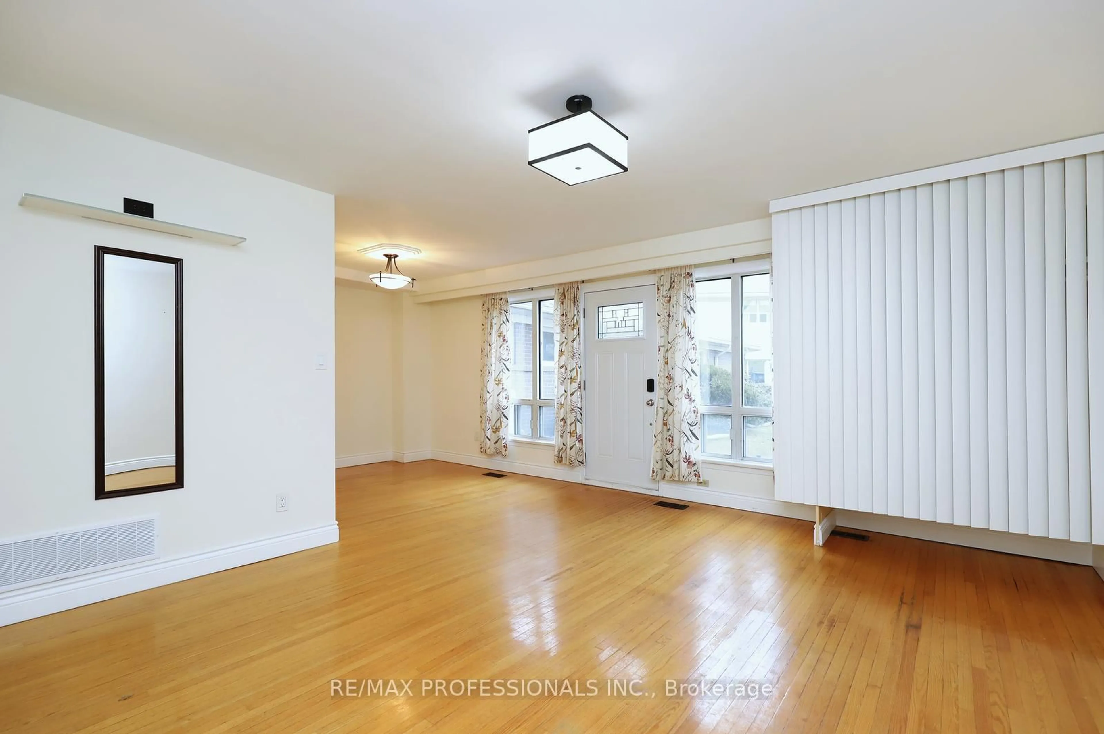A pic of a room for 160 Carsbrooke Rd #20, Toronto Ontario M9C 1G9
