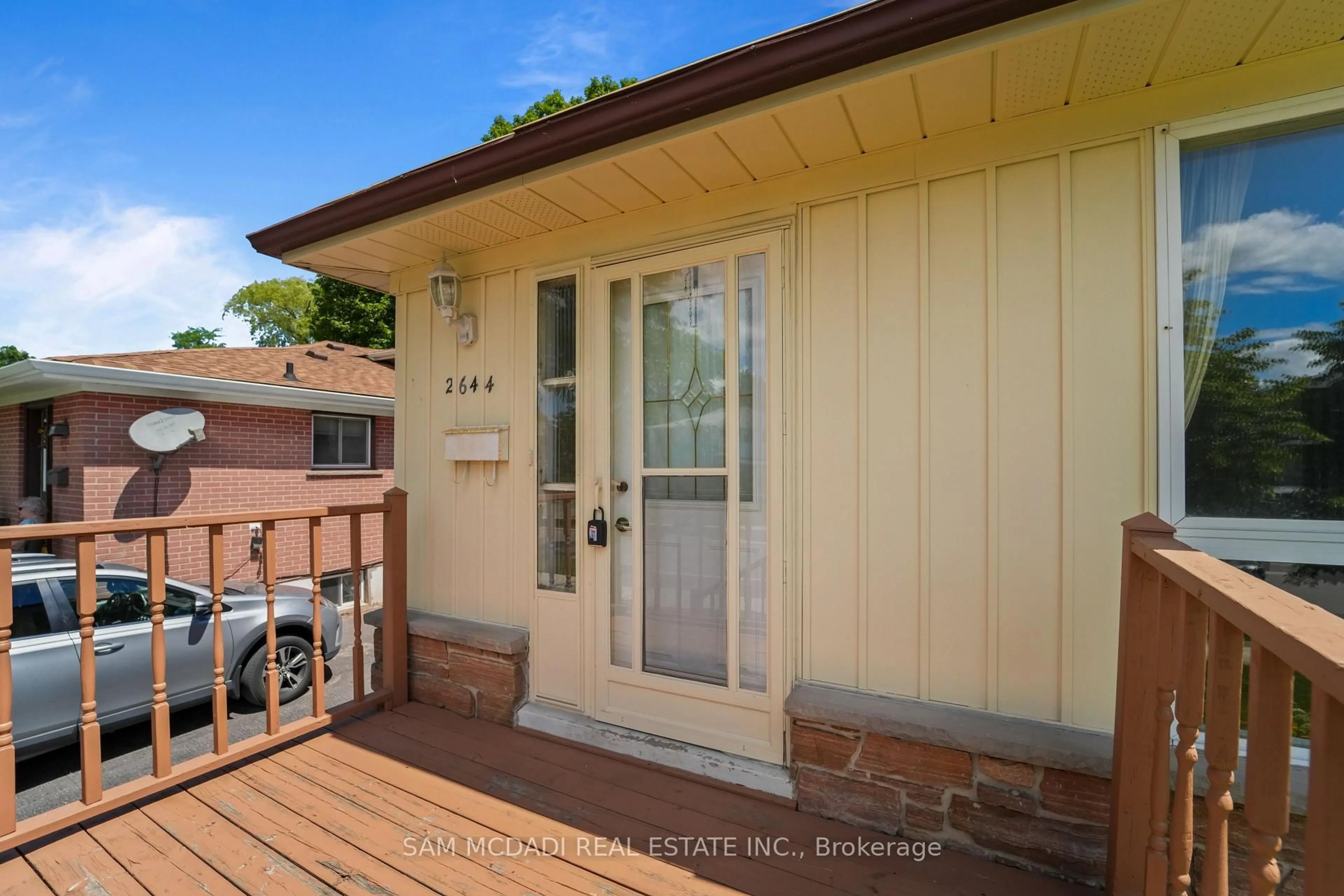 Patio, street for 2644 Altadena Crt, Mississauga Ontario L5K 1G2