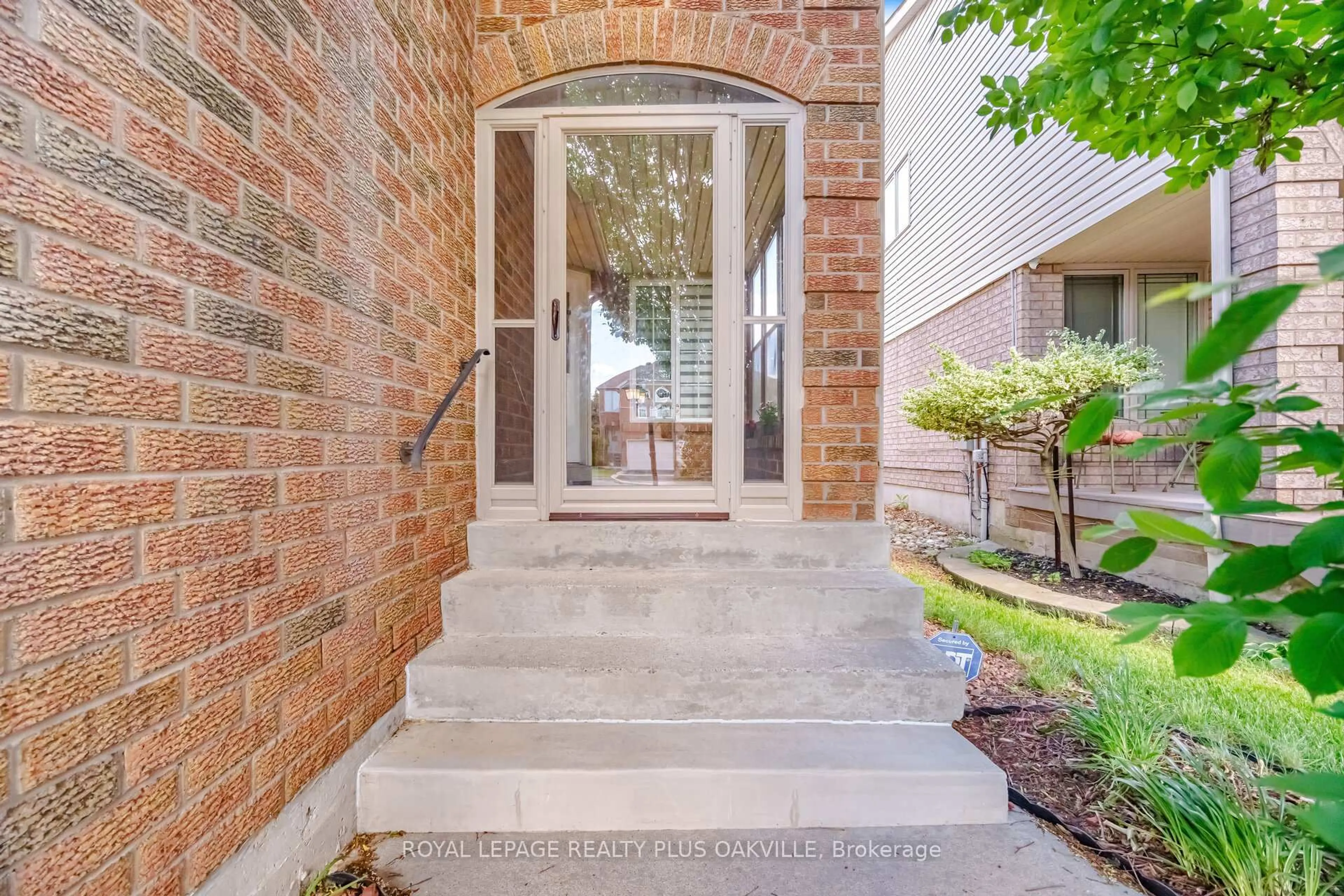 Unknown for 5275 Ruperts Gate Dr, Mississauga Ontario L5M 5W3