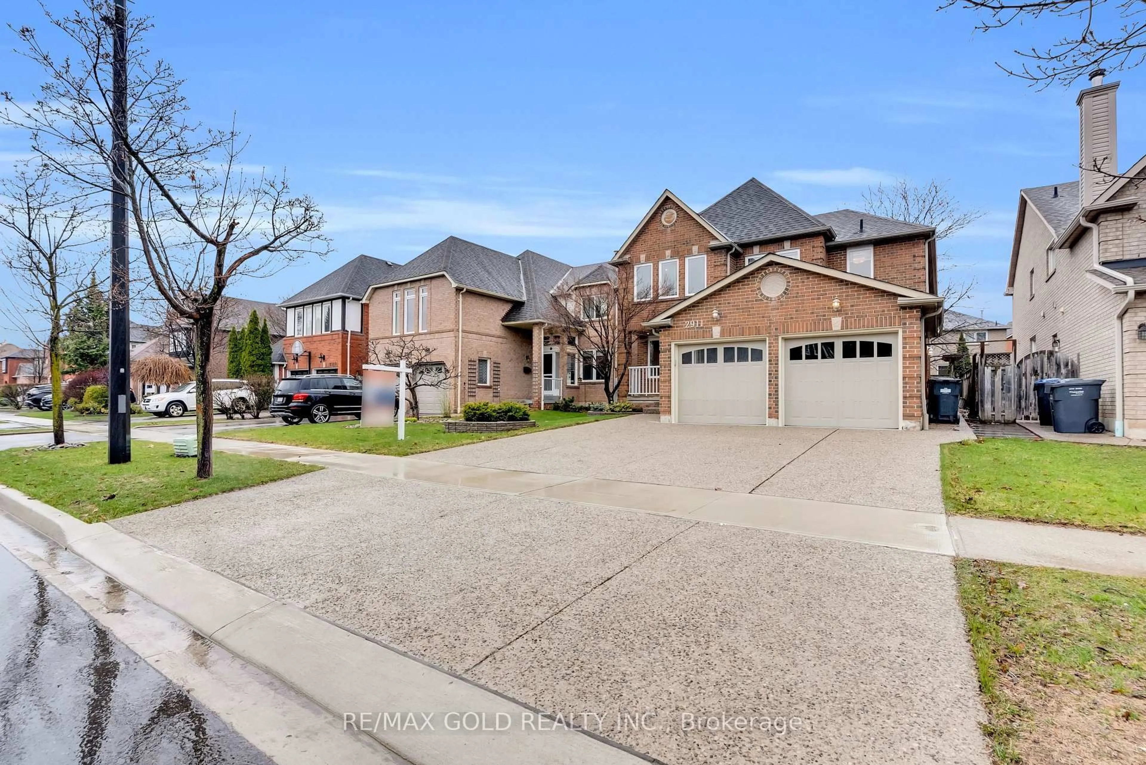 Home with brick exterior material, street for 2911 Tradewind Dr, Mississauga Ontario L5N 6L2