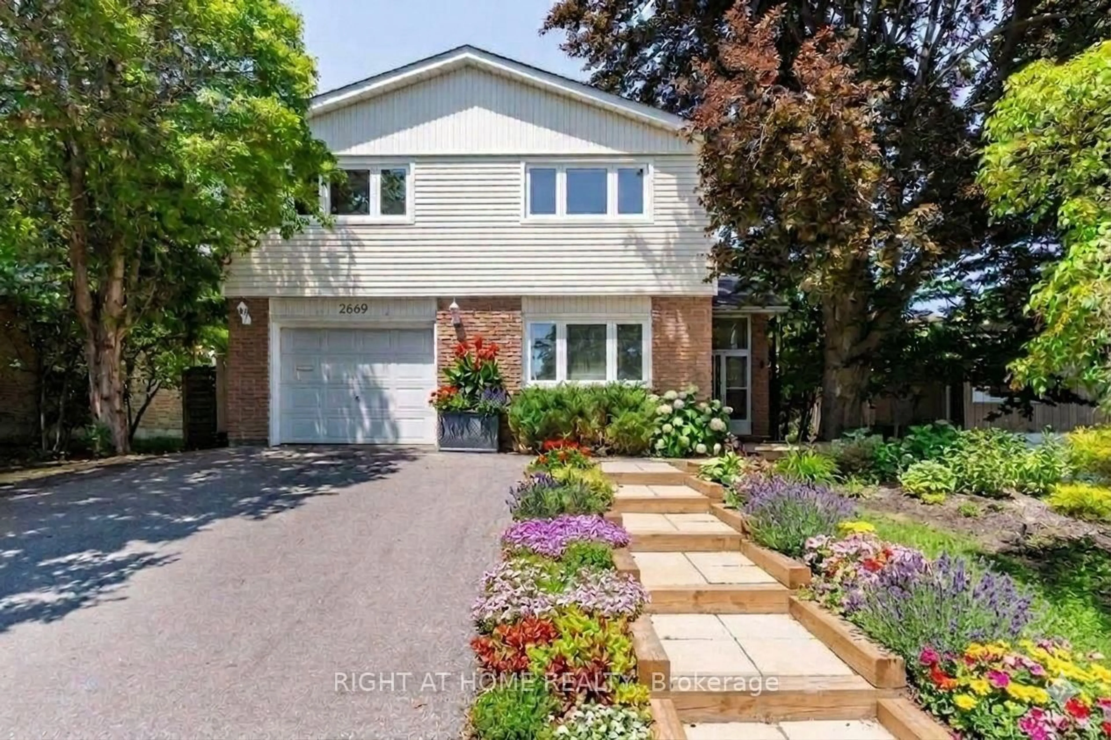 Home with brick exterior material, street for 2669 Inlake Crt, Mississauga Ontario L5N 2A6