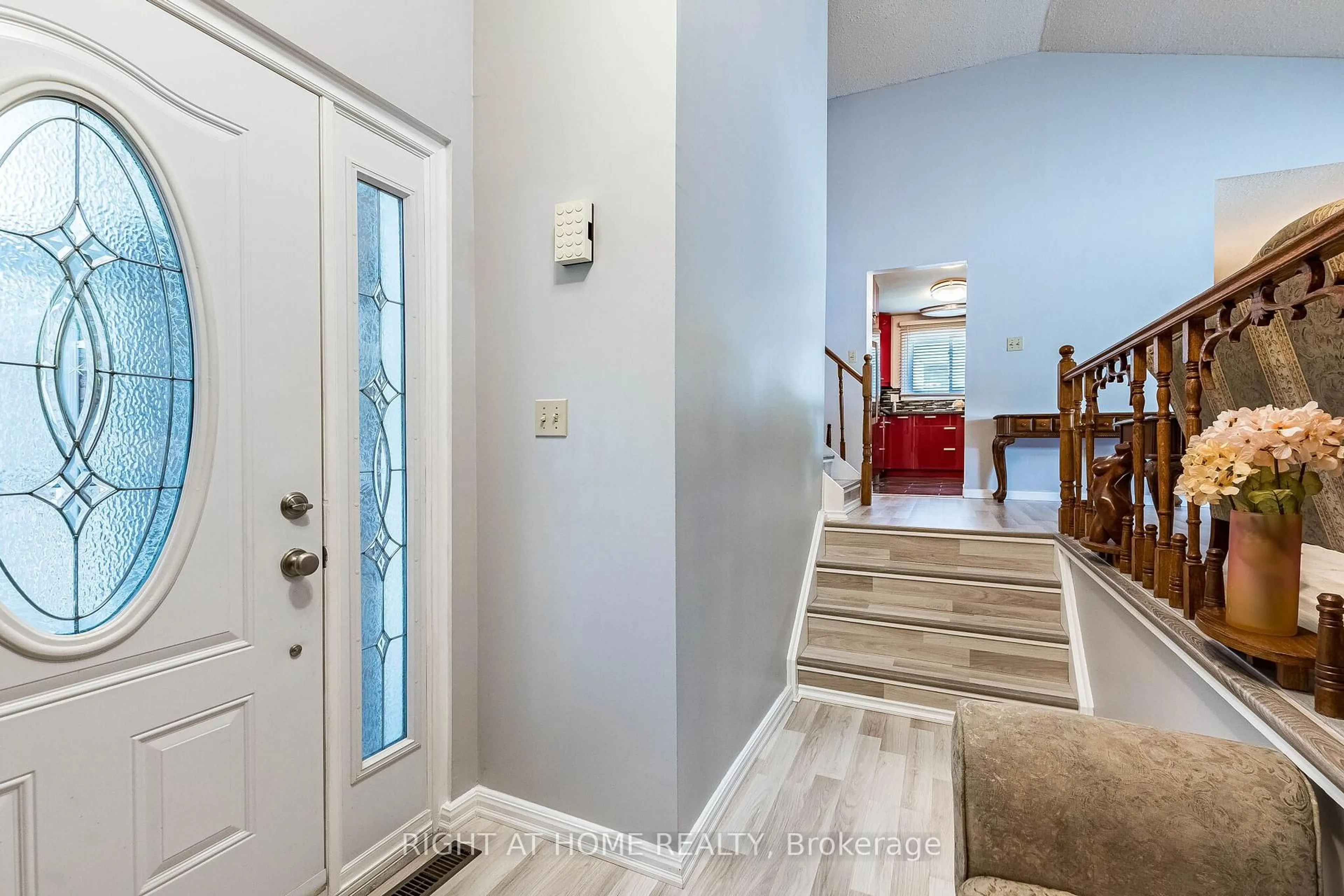 Indoor entryway for 2669 Inlake Crt, Mississauga Ontario L5N 2A6