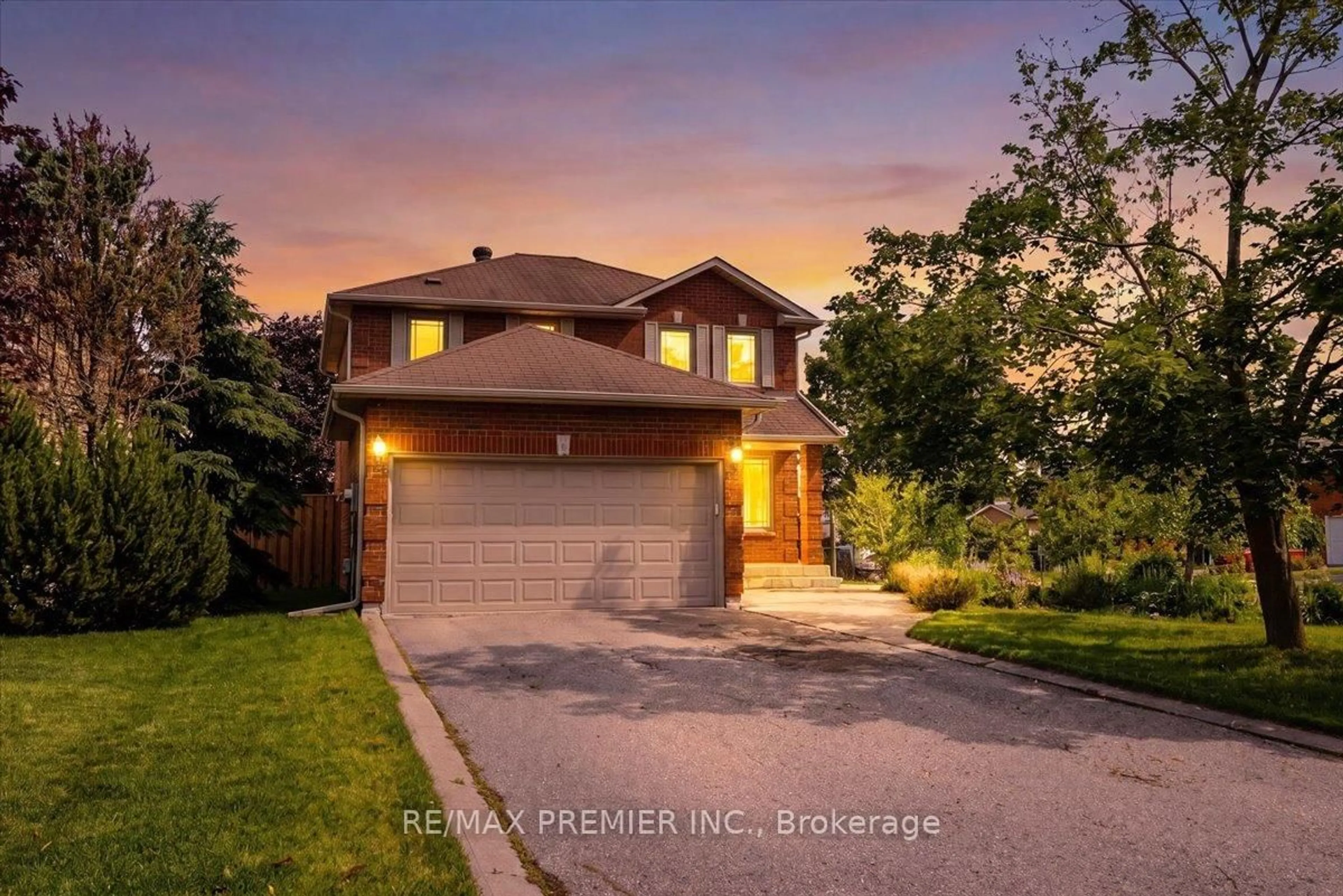 Home with brick exterior material, street for 17 Berrydown Dr, Caledon Ontario L7E 1L6