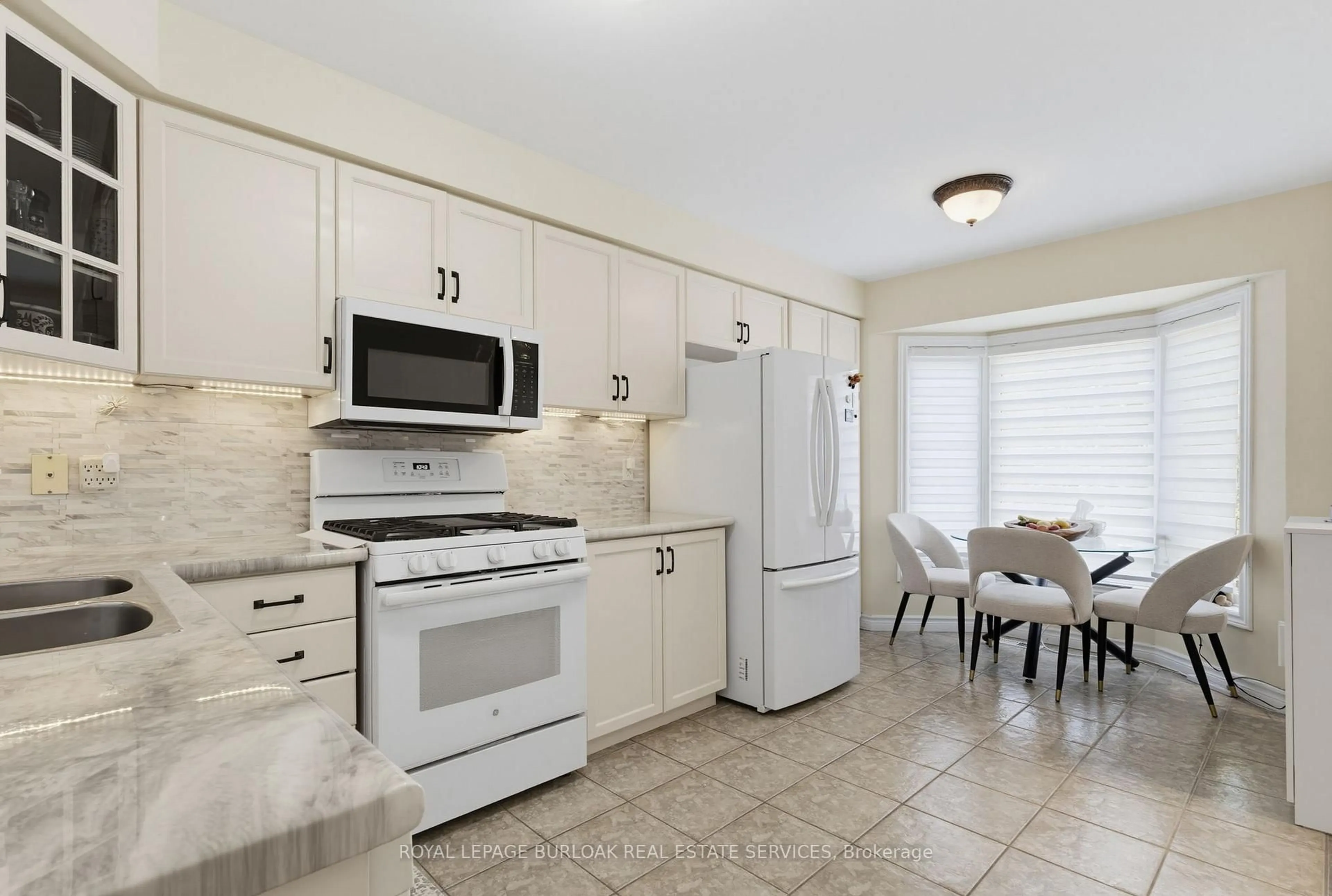 Standard kitchen, ceramic/tile floor for 3480 Upper Middle Rd #110, Burlington Ontario L7M 4R9