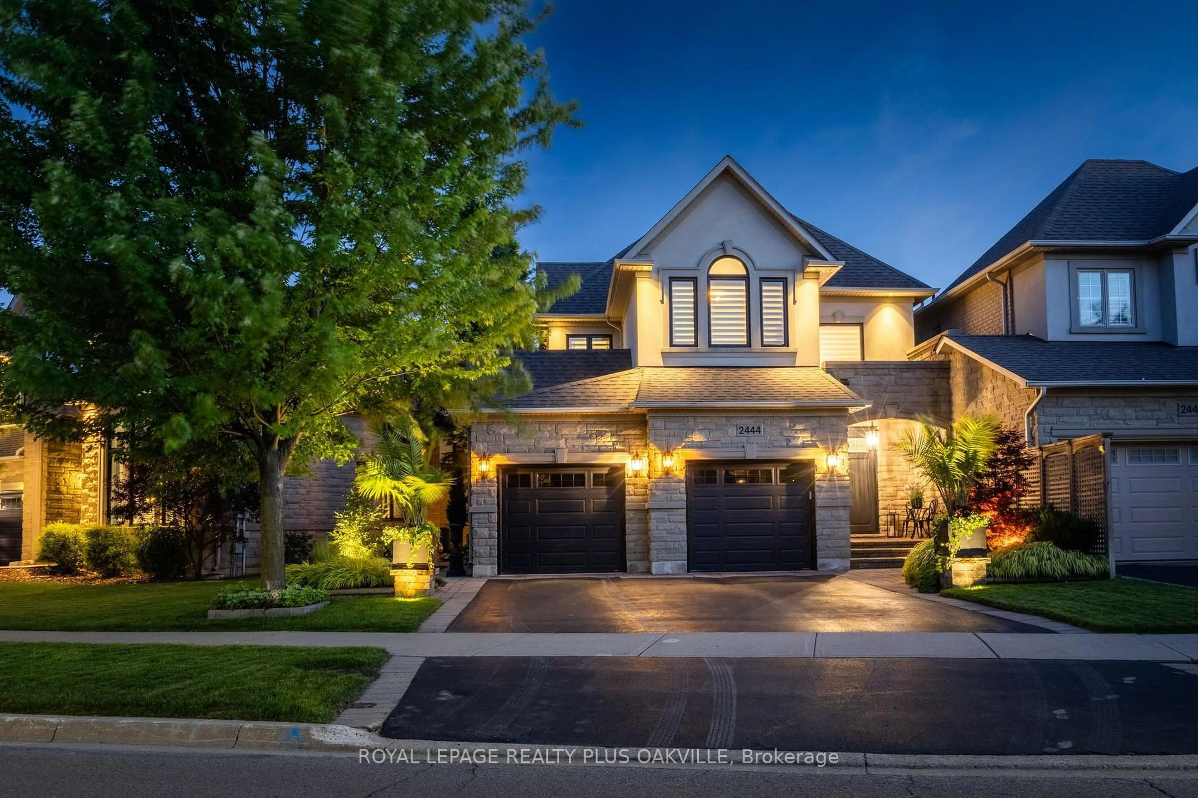 Home with brick exterior material, street for 2444 Valleyridge Dr, Oakville Ontario L6M 5G7