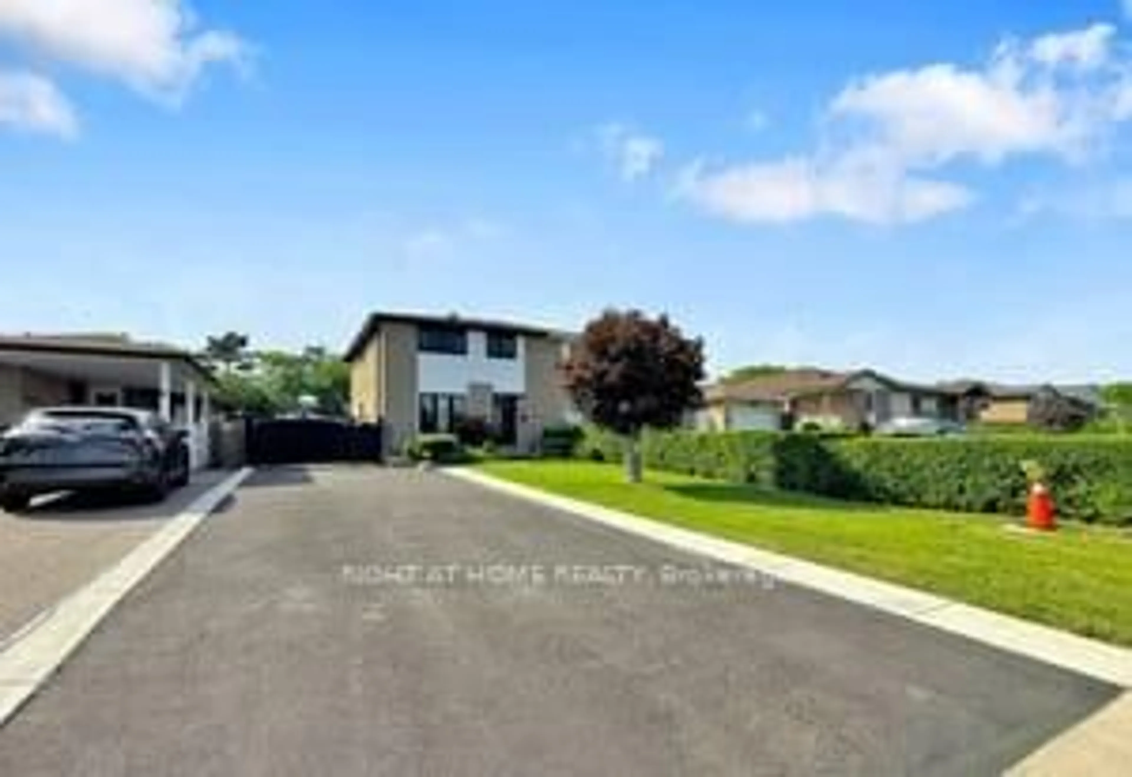 A pic from outside/outdoor area/front of a property/back of a property/a pic from drone, street for 41 Flamingo Cres, Brampton Ontario L6T 2G6