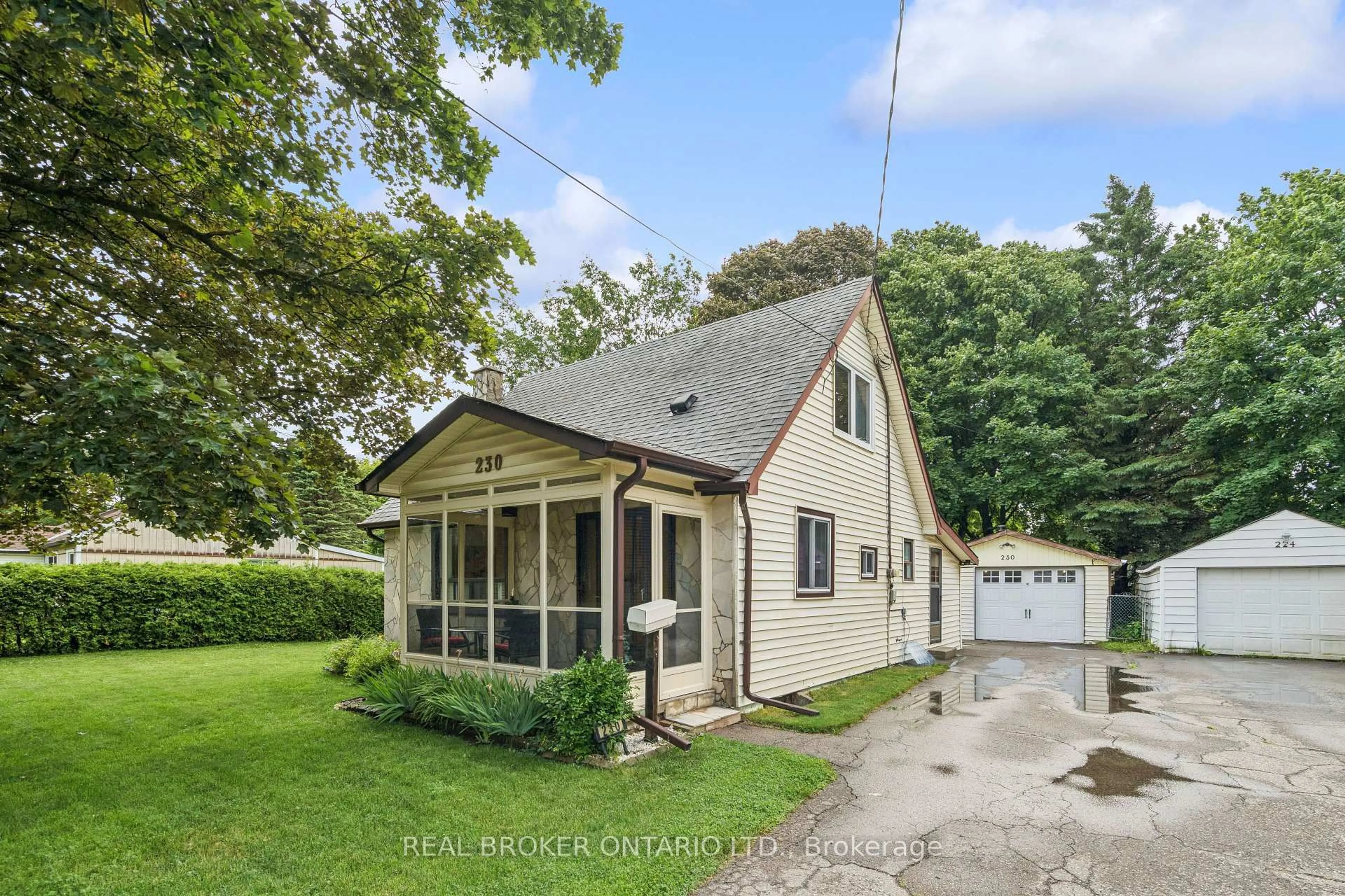 A pic from outside/outdoor area/front of a property/back of a property/a pic from drone, street for 230 Mason Blvd, Halton Hills Ontario L7J 1A8