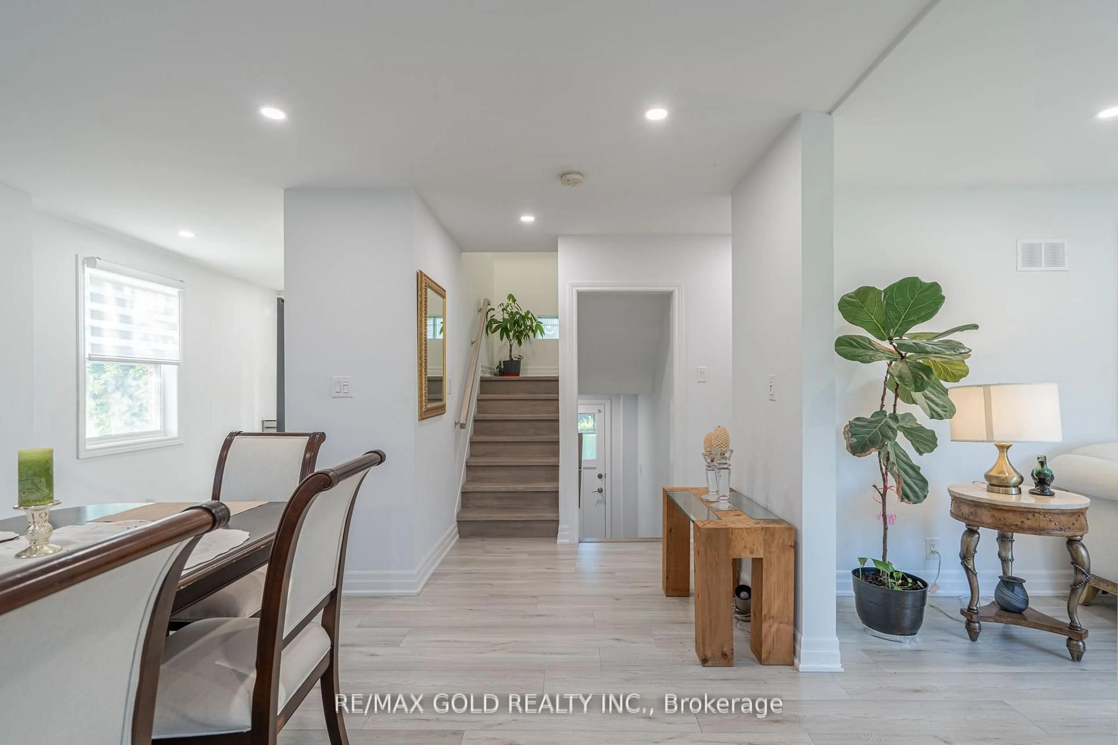 Unknown for 2015 Stanfield Rd, Mississauga Ontario L4Y 1R2