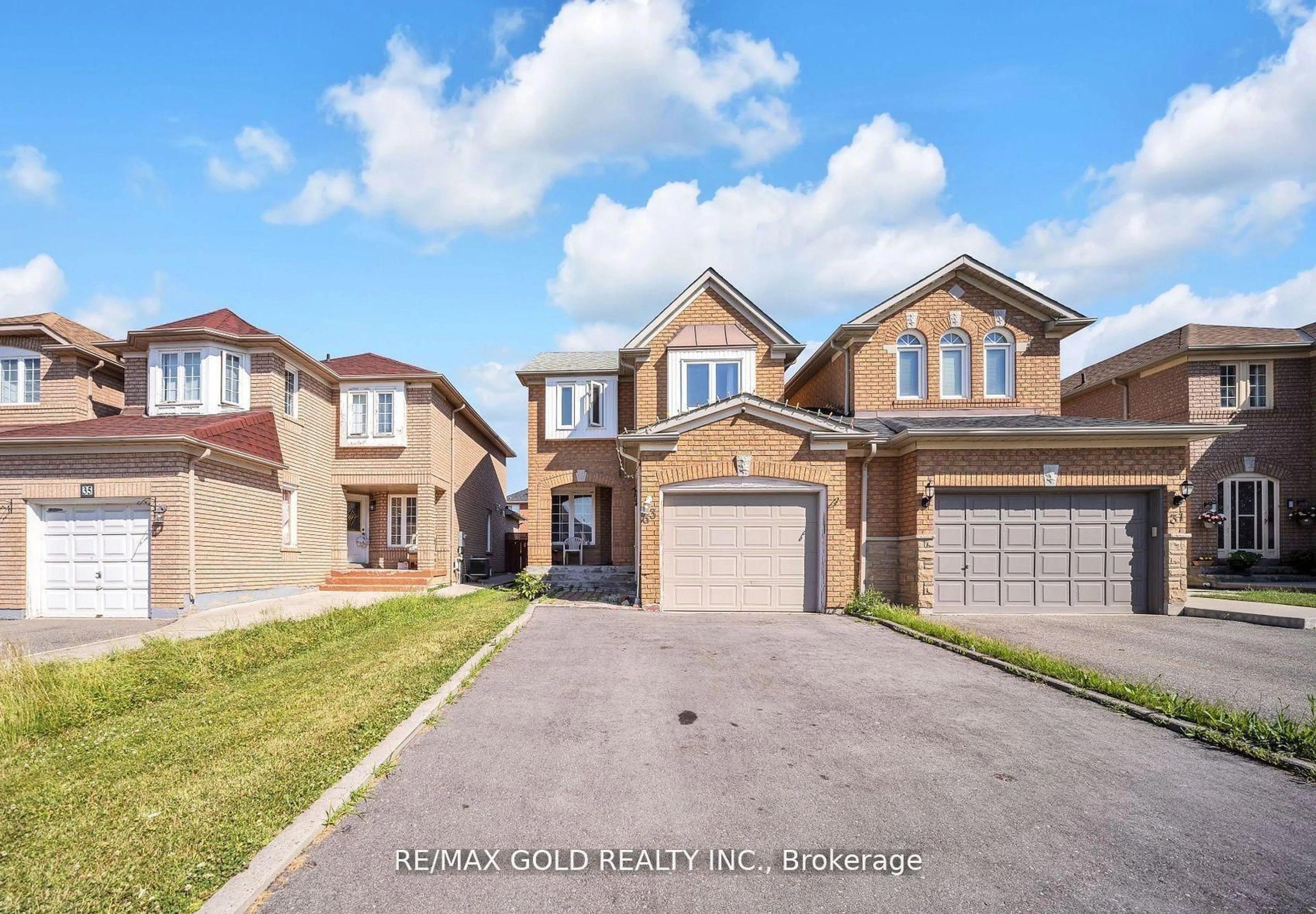 Home with brick exterior material, street for 33 Fiddleneck Cres, Brampton Ontario L6R 1R2